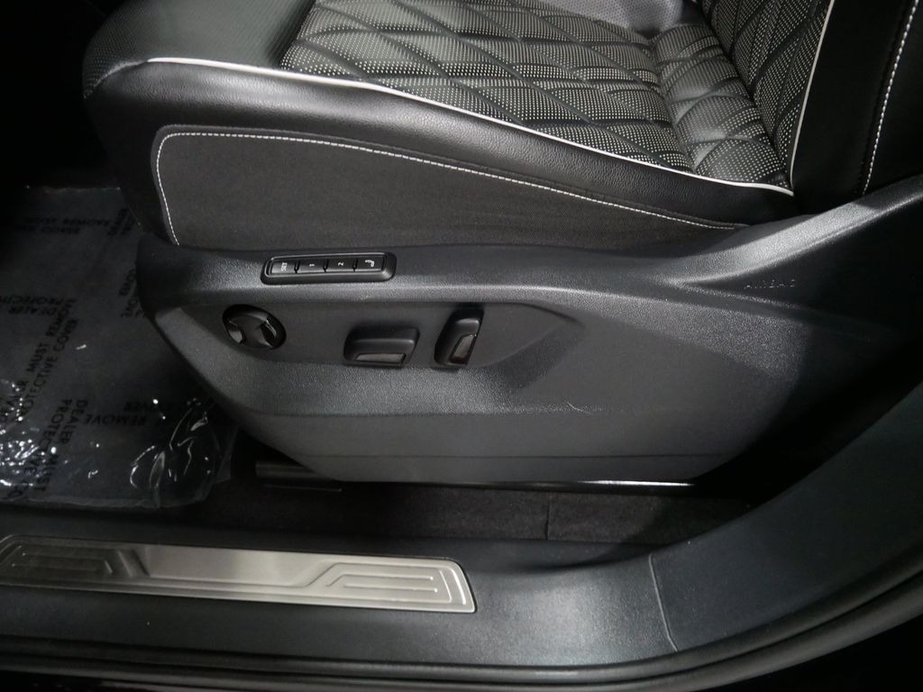 2025 Volkswagen ATLAS 2.0T SEL PREMIUM R-LINE in Saint Joseph, Minnesota - Photo 15