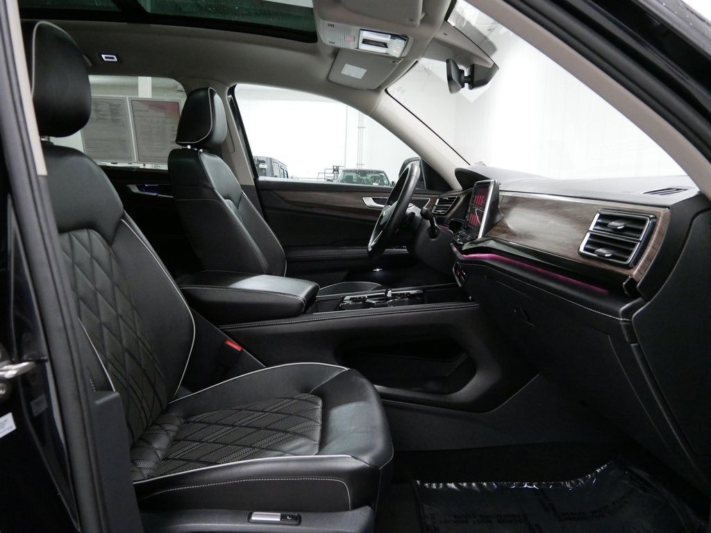 2025 Volkswagen ATLAS 2.0T SEL PREMIUM R-LINE in Saint Joseph, Minnesota - Photo 30