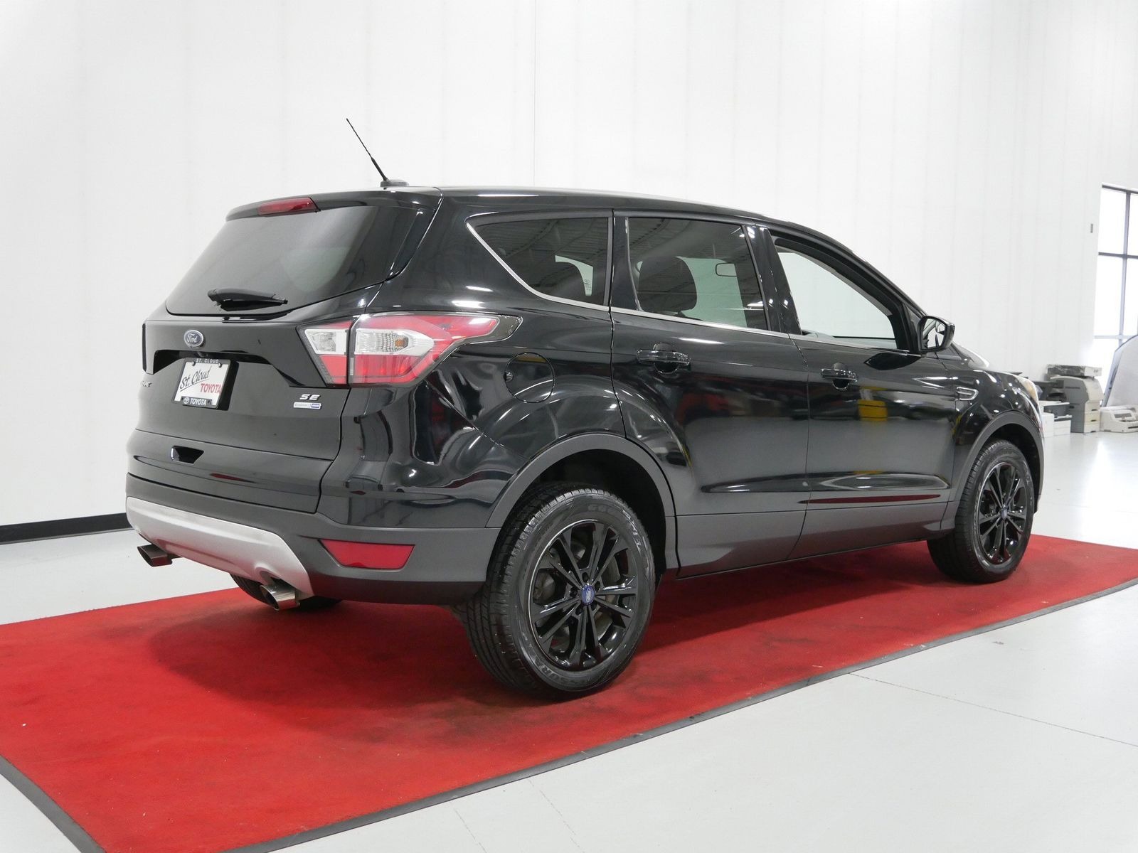 2017 Ford ESCAPE SE in Saint Joseph, Minnesota - Photo 7