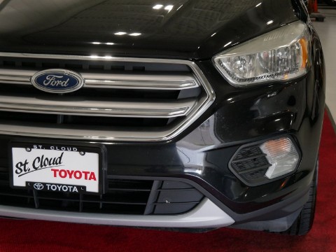 2017 Ford ESCAPE SE in Saint Joseph, Minnesota - Photo 13
