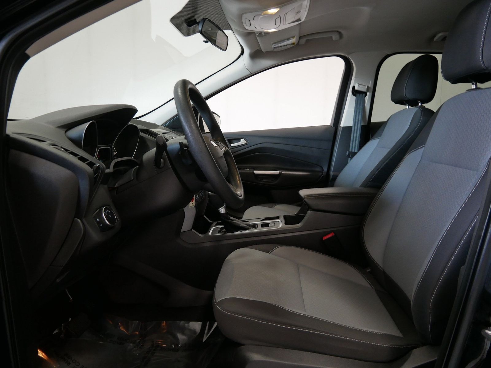 2017 Ford ESCAPE SE in Saint Joseph, Minnesota - Photo 14