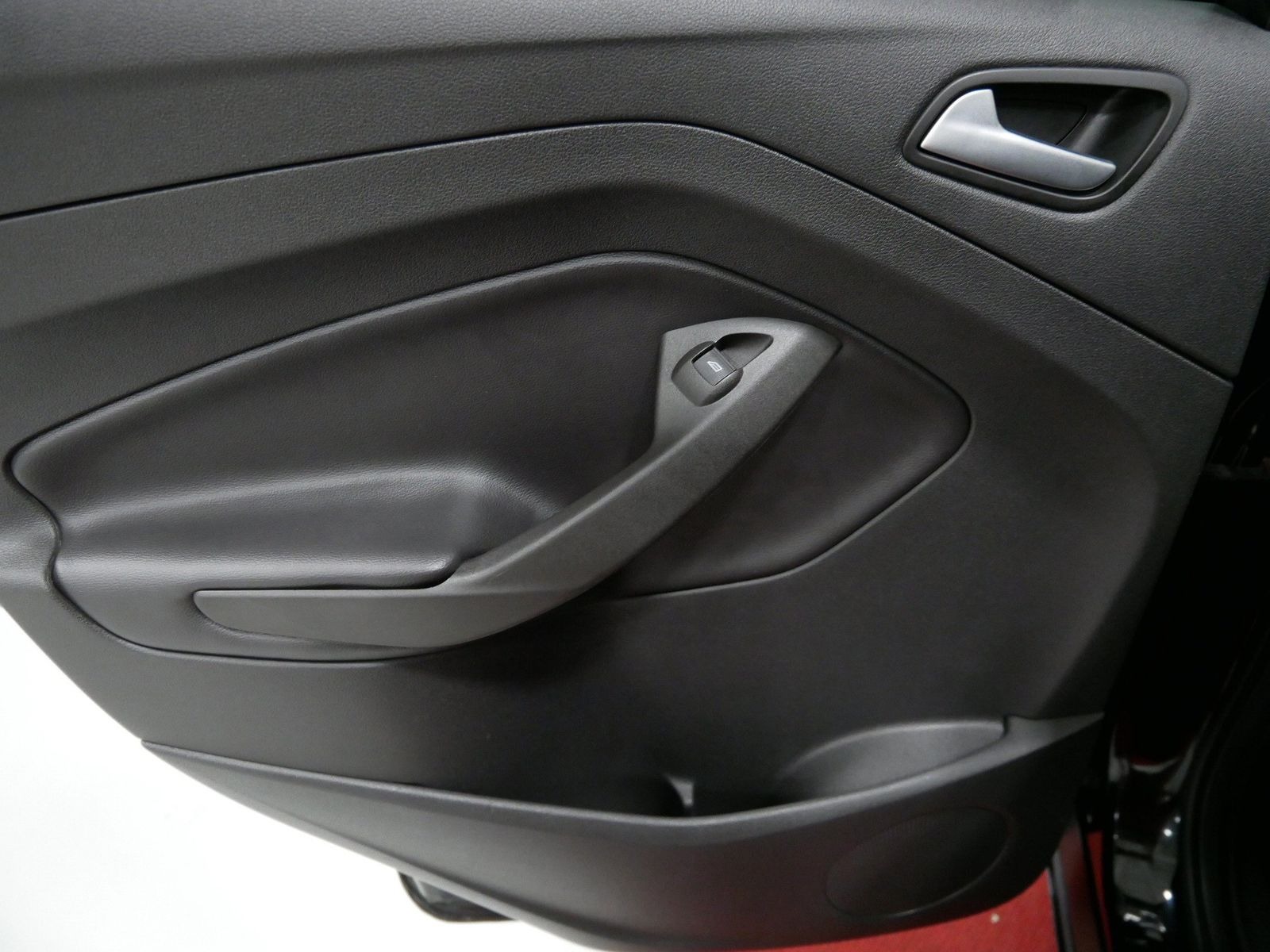 2017 Ford ESCAPE SE in Saint Joseph, Minnesota - Photo 20