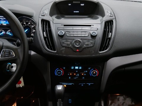 2017 Ford ESCAPE SE in Saint Joseph, Minnesota - Photo 22