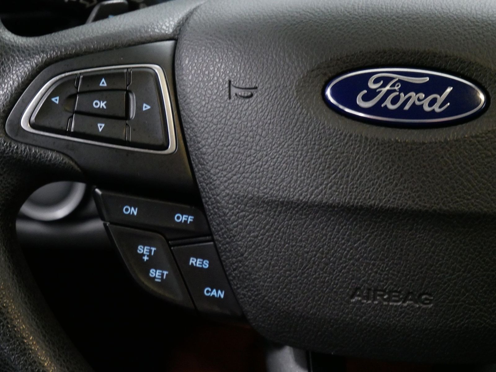 2017 Ford ESCAPE SE in Saint Joseph, Minnesota - Photo 24