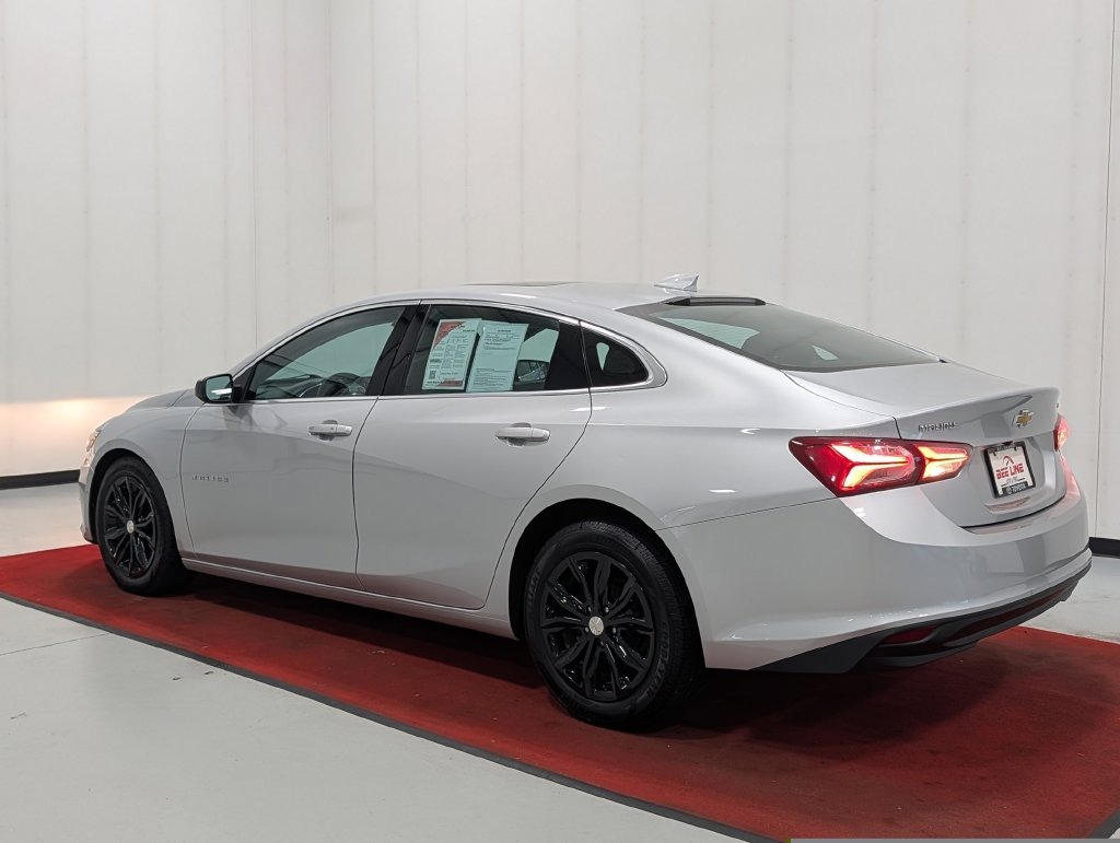 2021 Chevrolet MALIBU LT in Saint Joseph, Minnesota - Photo 10