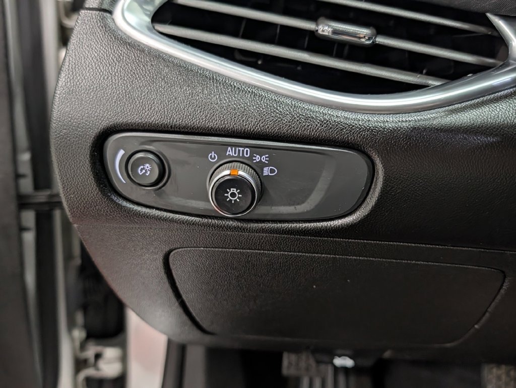 2021 Chevrolet MALIBU LT in Saint Joseph, Minnesota - Photo 28