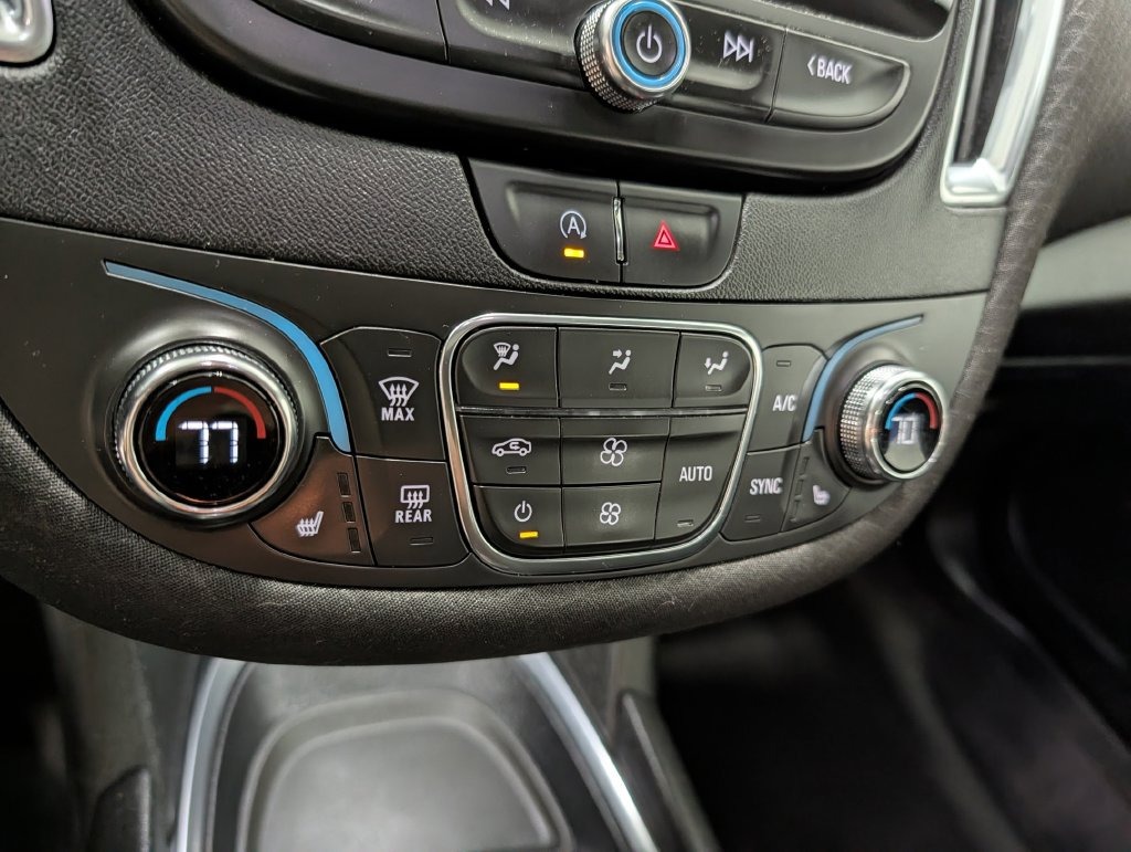 2021 Chevrolet MALIBU LT in Saint Joseph, Minnesota - Photo 34