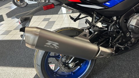 2027 Suzuki GSX-R1000 40th Anniversary Edition in Saint Joseph, Minnesota - Photo 17