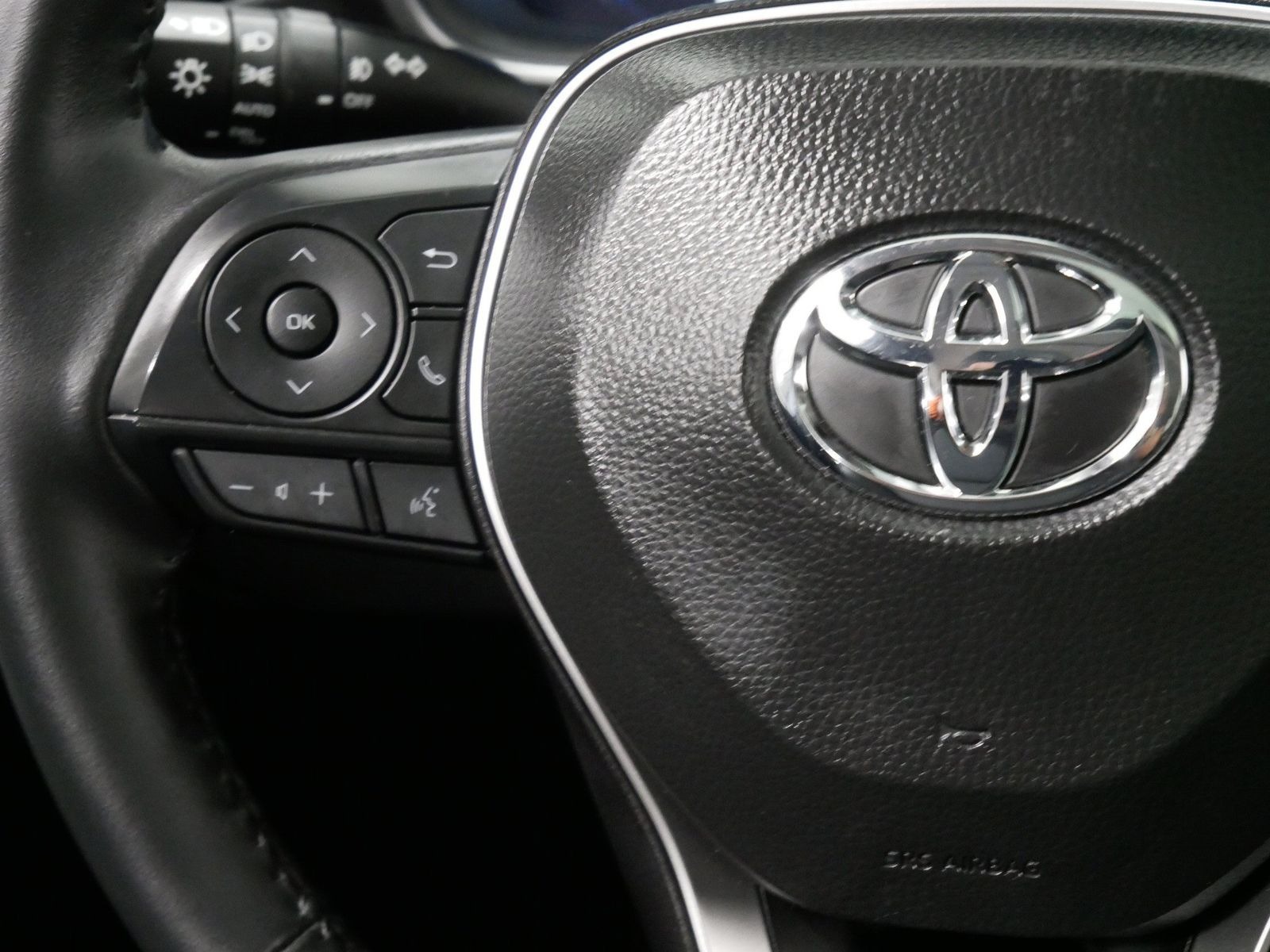 2026 Toyota COROLLA CROSS XLE AWD in Saint Joseph, Minnesota - Photo 25