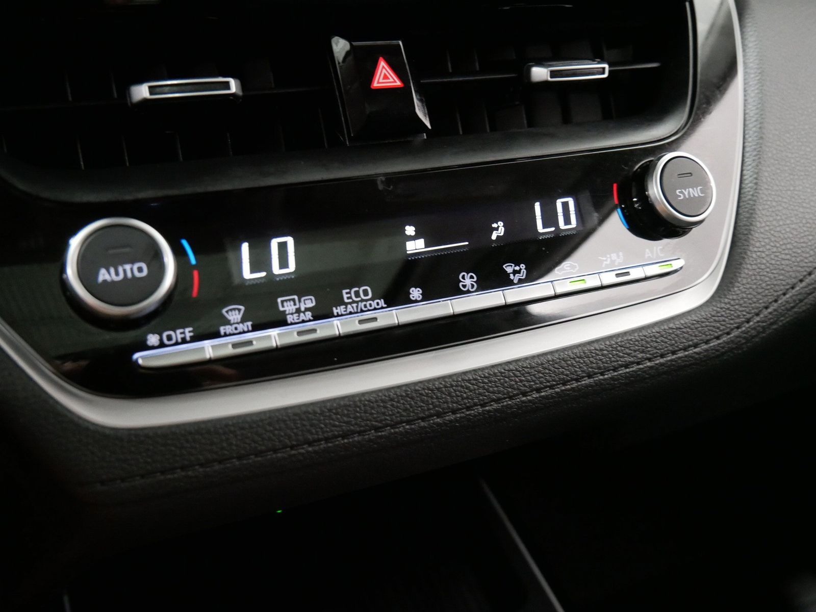 2026 Toyota COROLLA CROSS XLE AWD in Saint Joseph, Minnesota - Photo 35