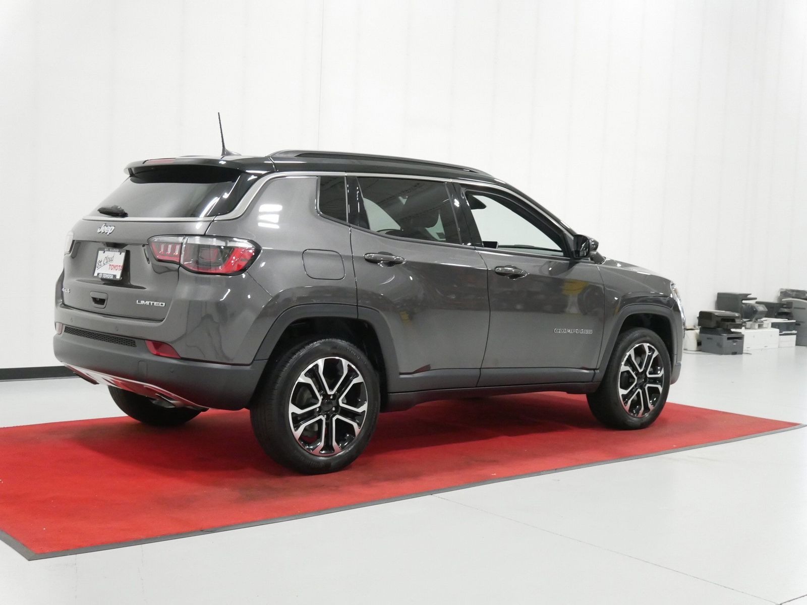 2023 Jeep COMPASS LIMITED in Saint Joseph, Minnesota - Photo 7