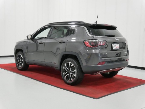 2023 Jeep COMPASS LIMITED in Saint Joseph, Minnesota - Photo 10
