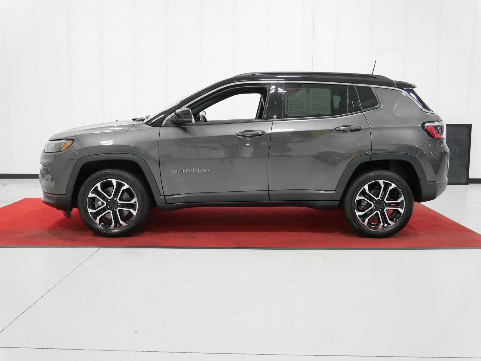 2023 Jeep COMPASS LIMITED in Saint Joseph, Minnesota - Photo 11