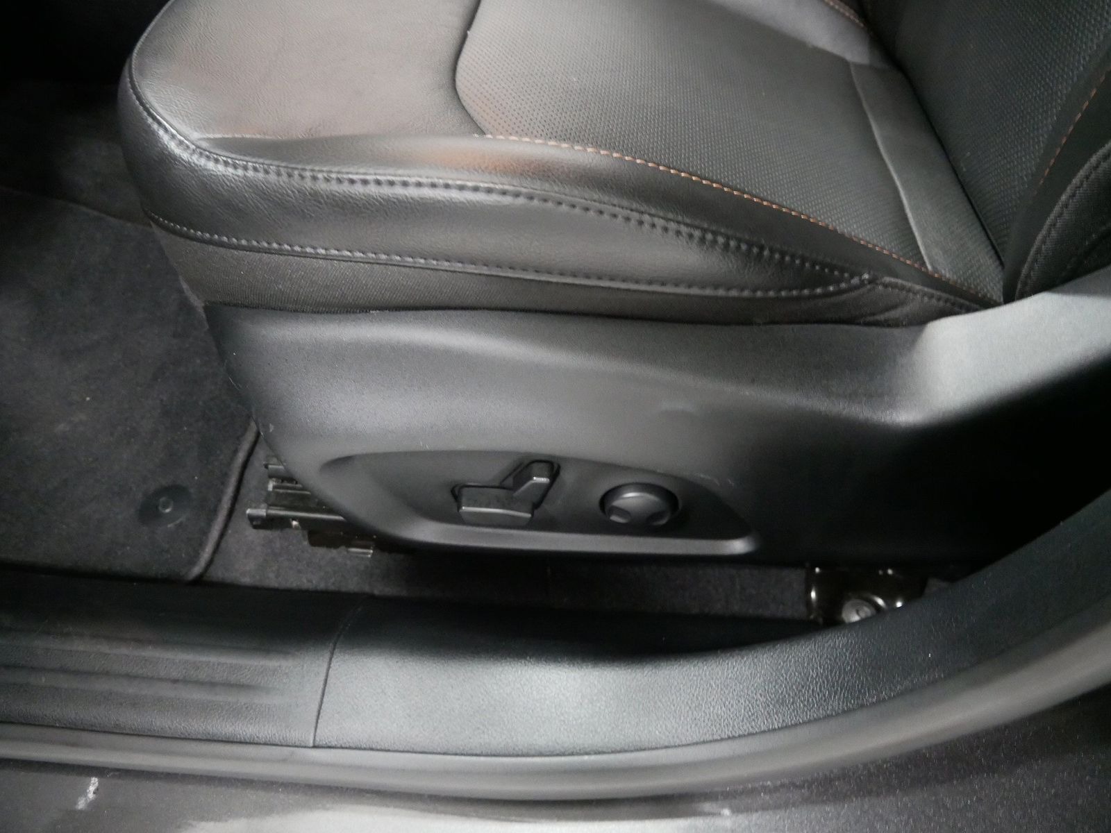 2023 Jeep COMPASS LIMITED in Saint Joseph, Minnesota - Photo 15