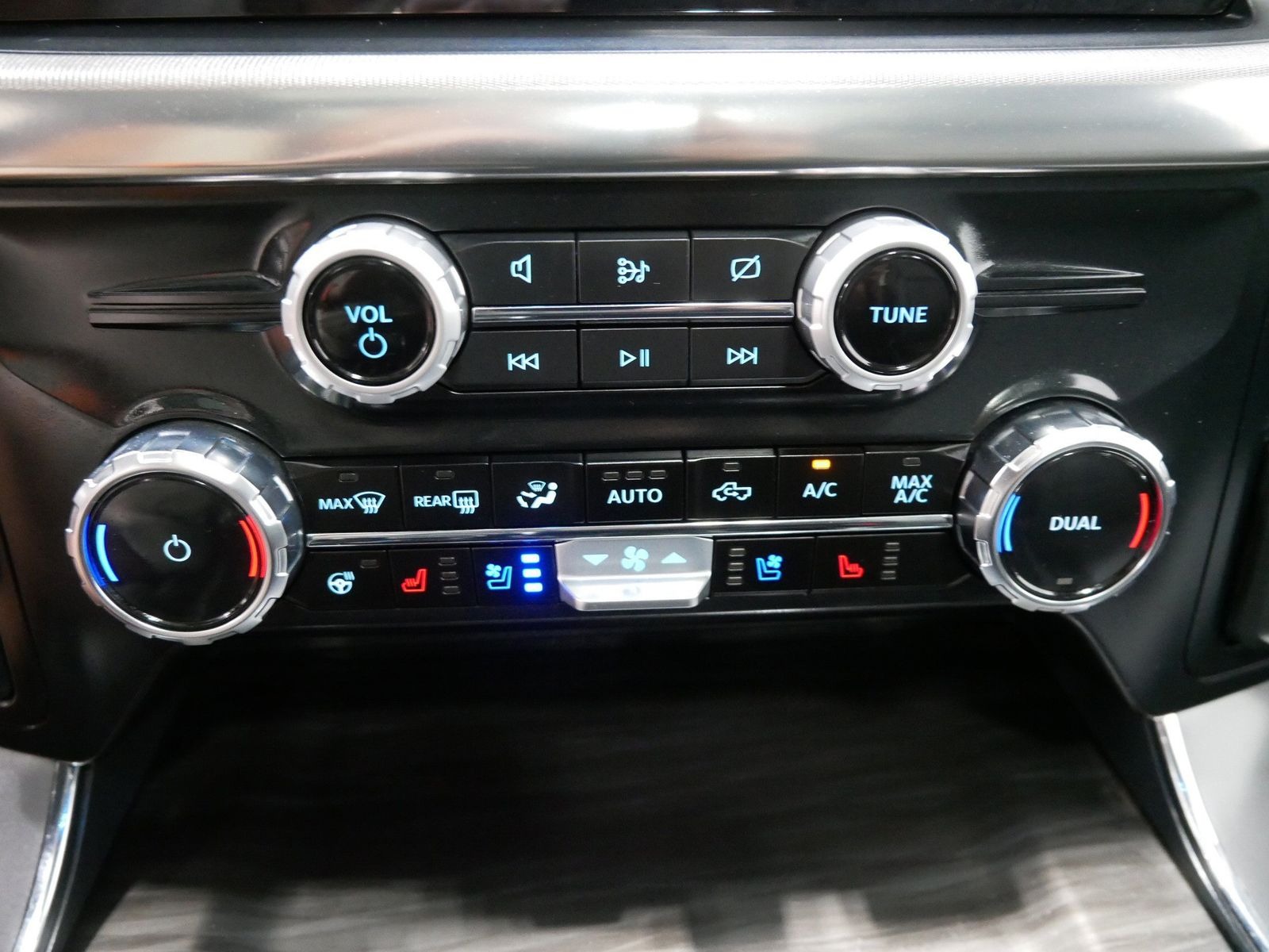 2024 Ford F-150 LARIAT CREW CAB in Saint Joseph, Minnesota - Photo 35