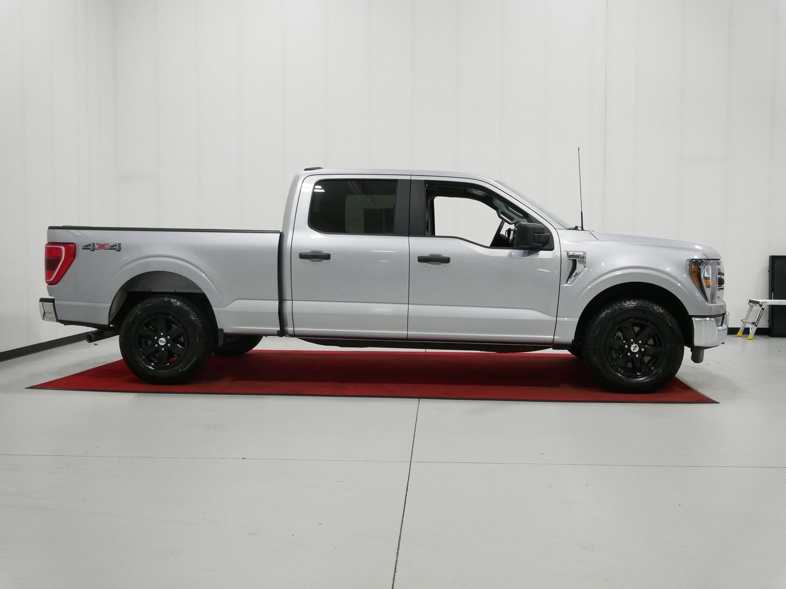 2023 Ford F-150 XLT CREW CAB in Saint Joseph, Minnesota - Photo 5