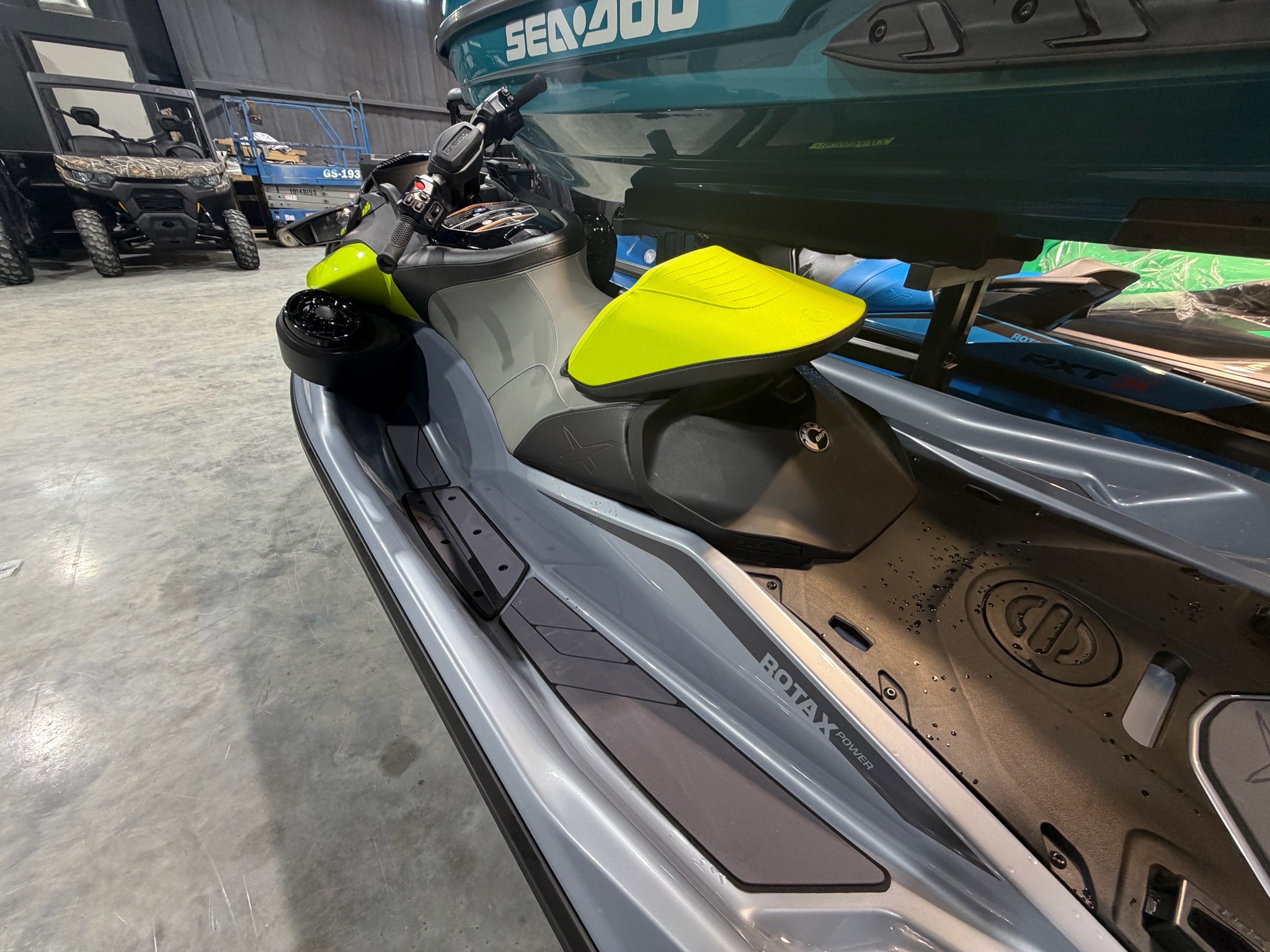 2026 Sea-Doo RXP-X 325 photo 8