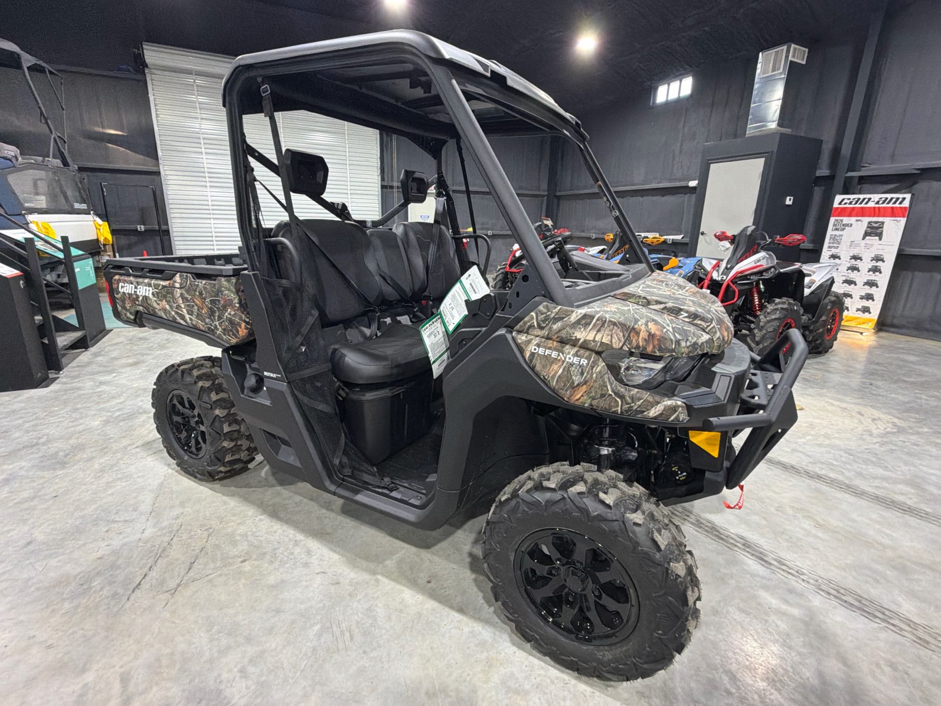 2026 Can-Am™ Defender DPS HD7 2