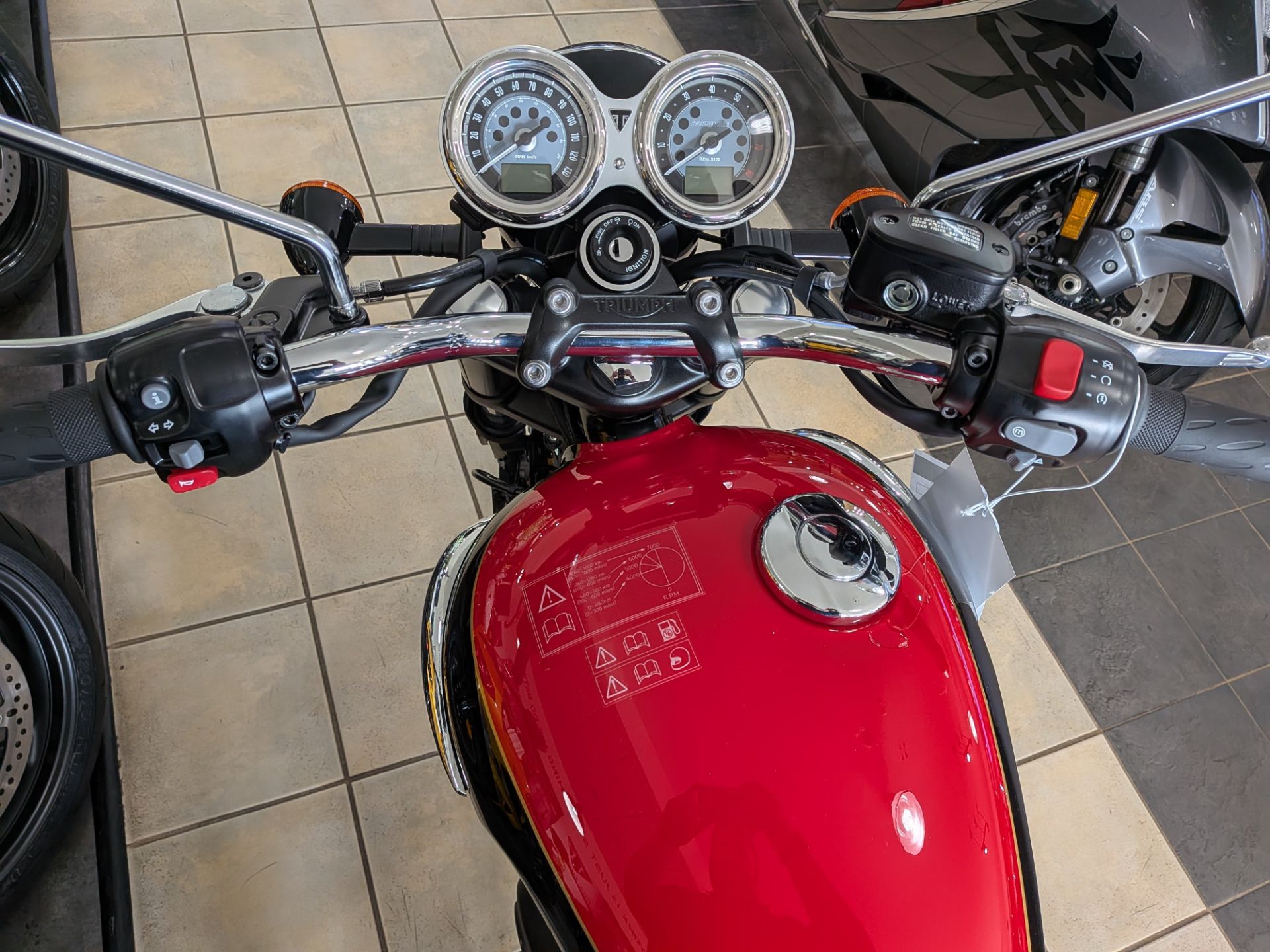 2026 Triumph Bonneville T100 4