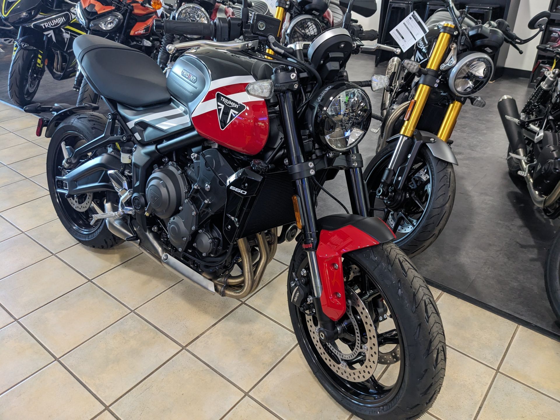 2025 Triumph Trident 660 in Warren, Ohio - Photo 3