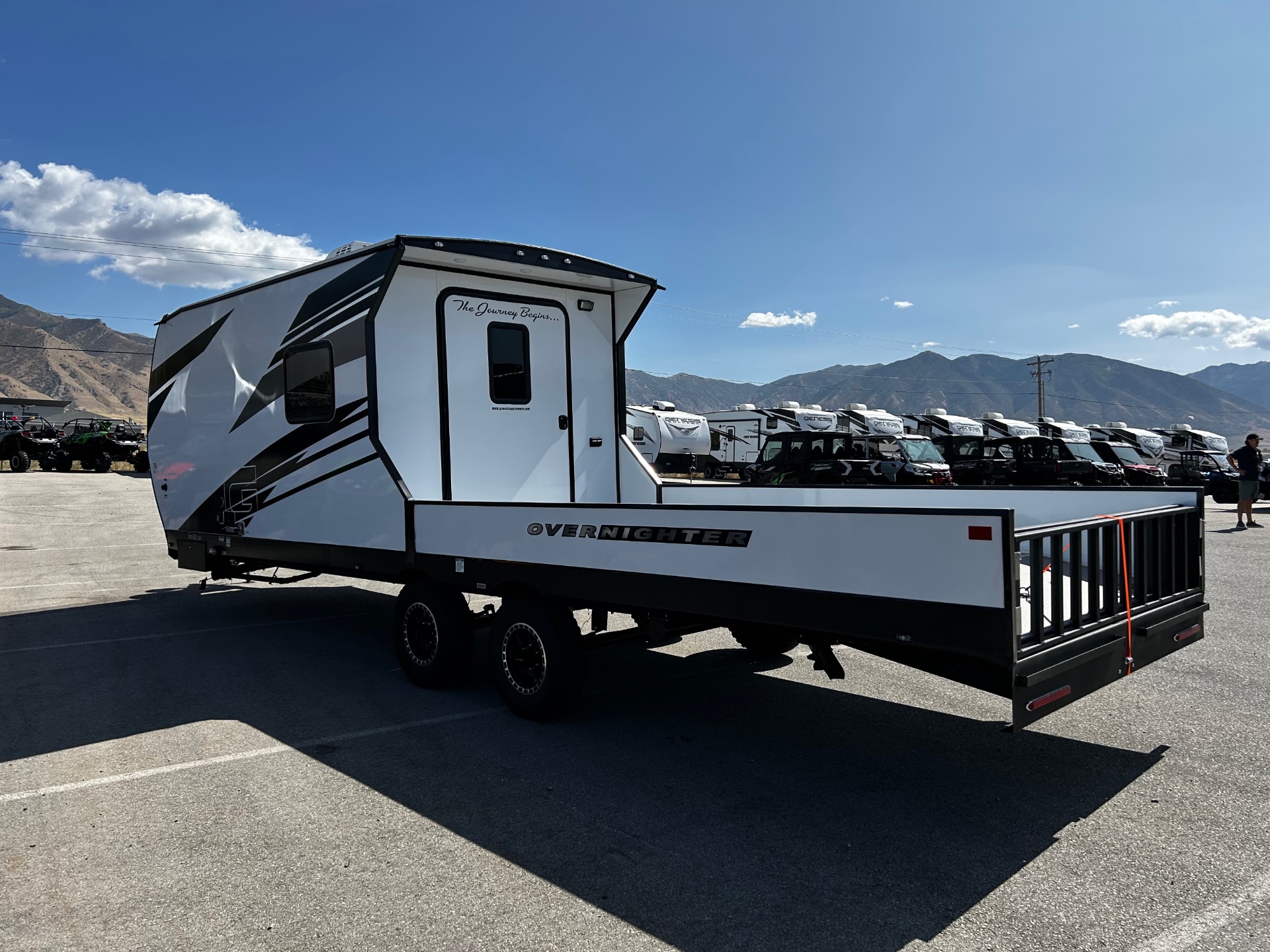 New 2026 Genesis Supreme OVERNIGHTER - 12-14.6GFK WHITE | Toy