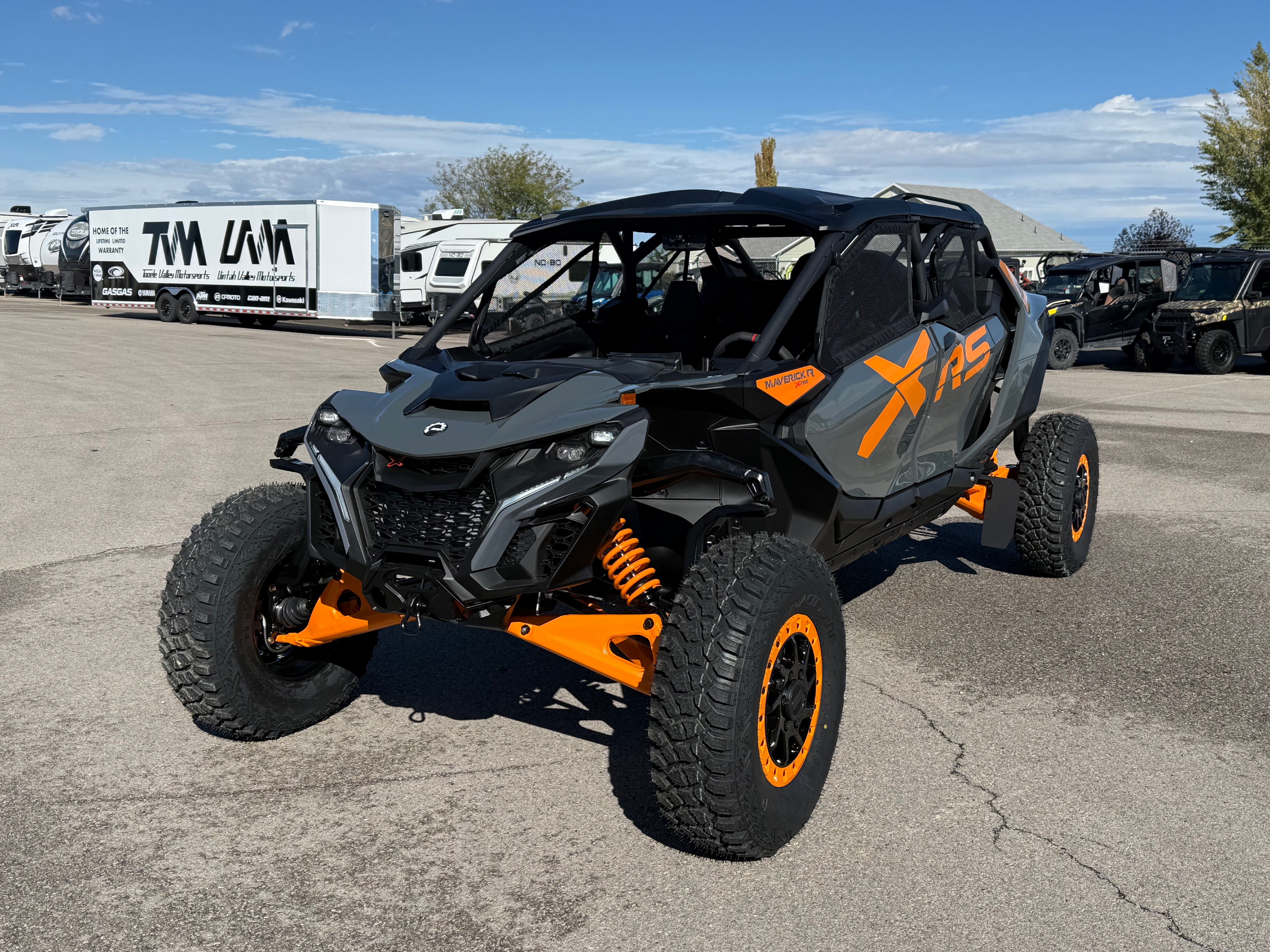 New 2027 Can-Am Maverick R MAX X RS with Smart-Shox Dolomite Grey