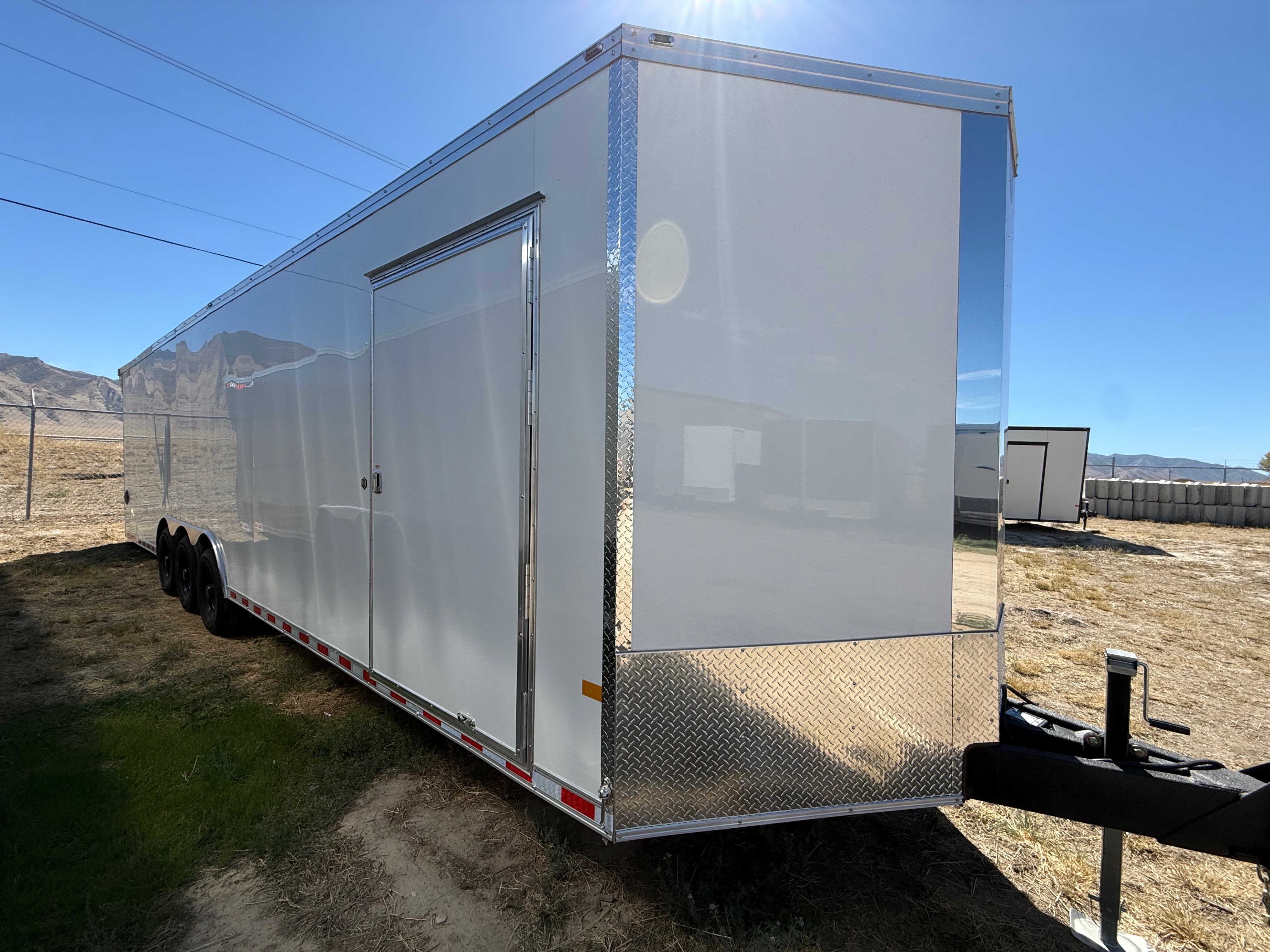 2027 Wells Cargo WVHD8532R5 photo 2