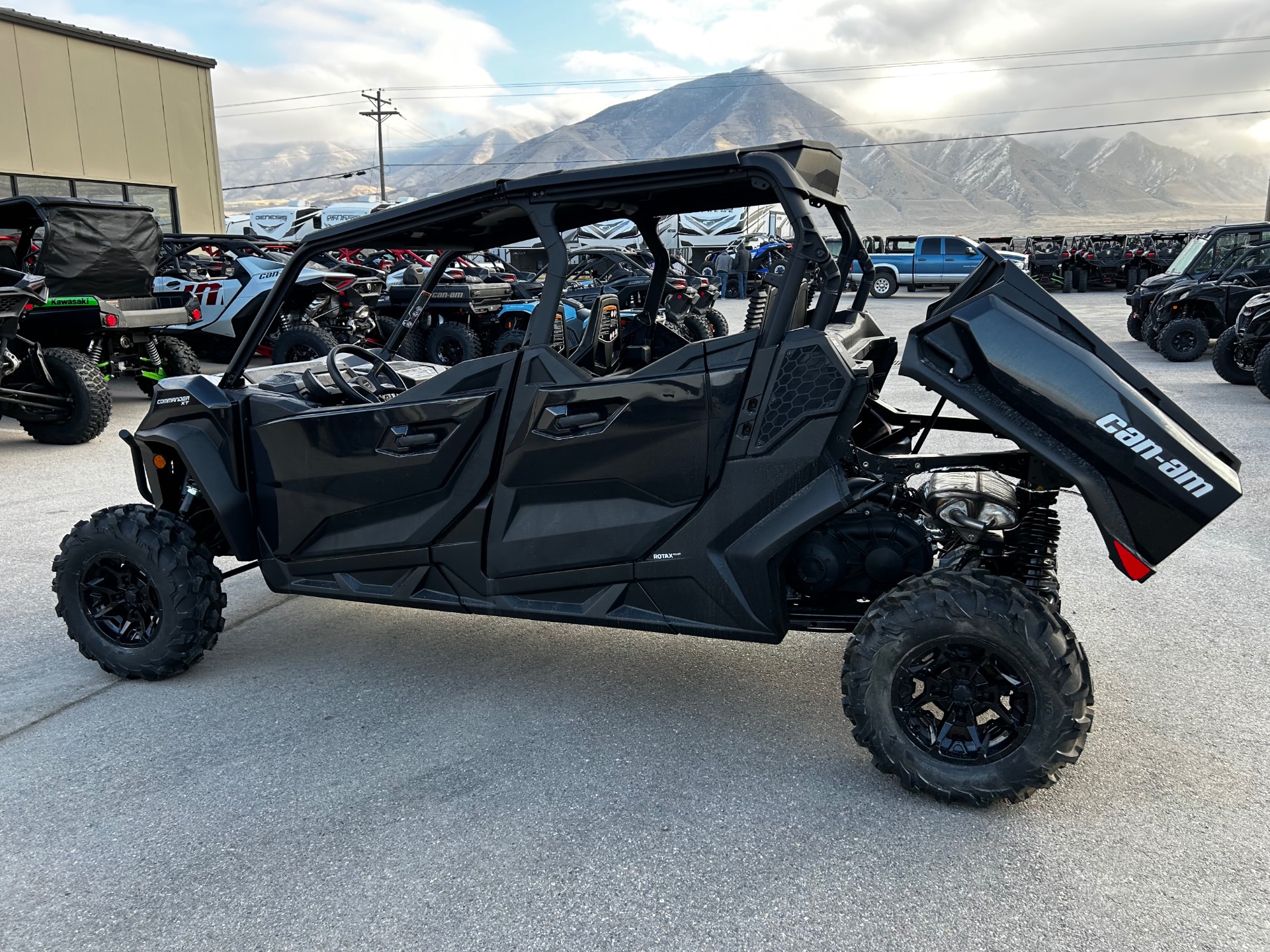 New 2026 Can-Am Commander MAX XT 700 Triple Black | Utility