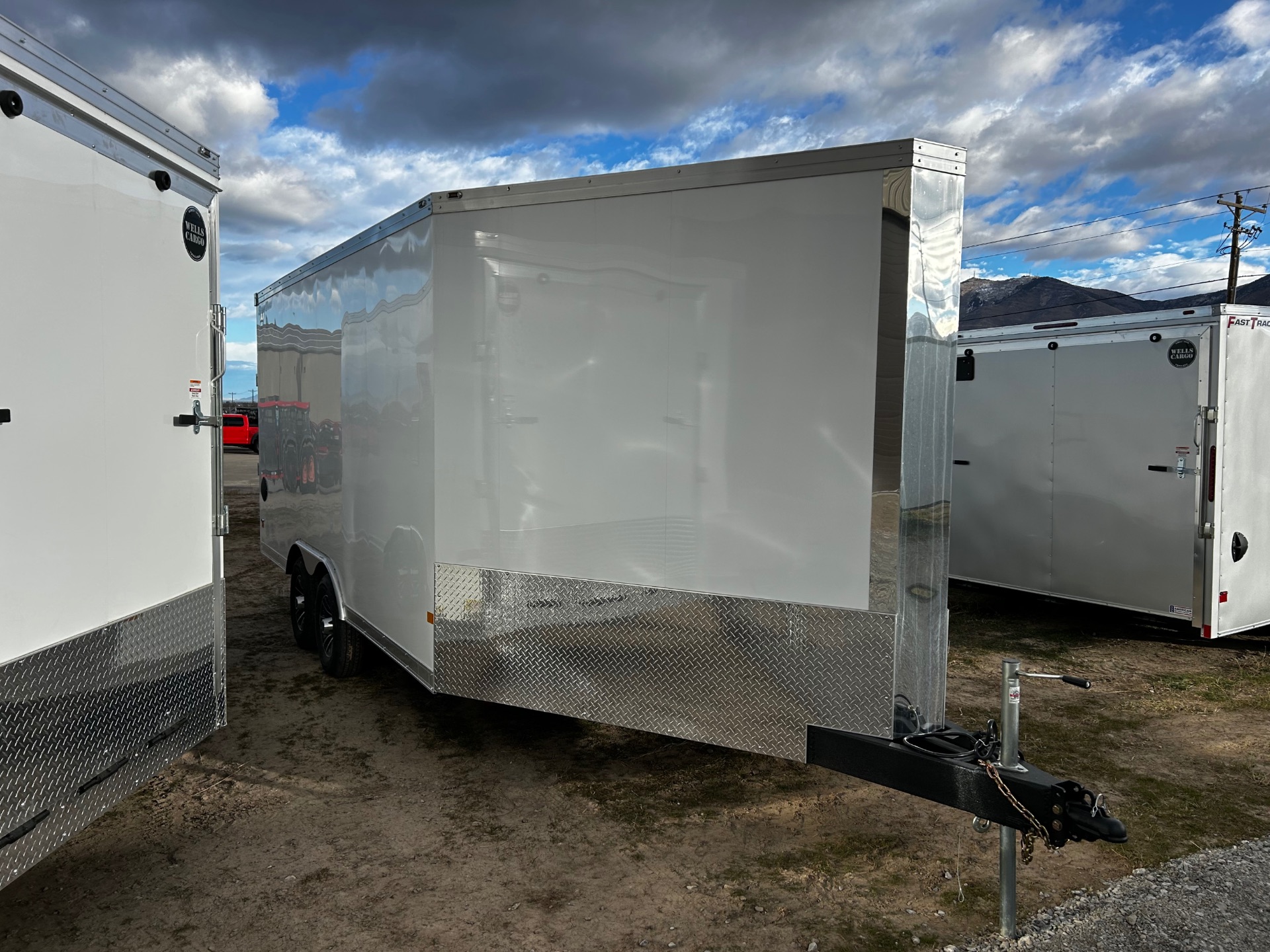 2026 Wells Cargo STMS8528T3