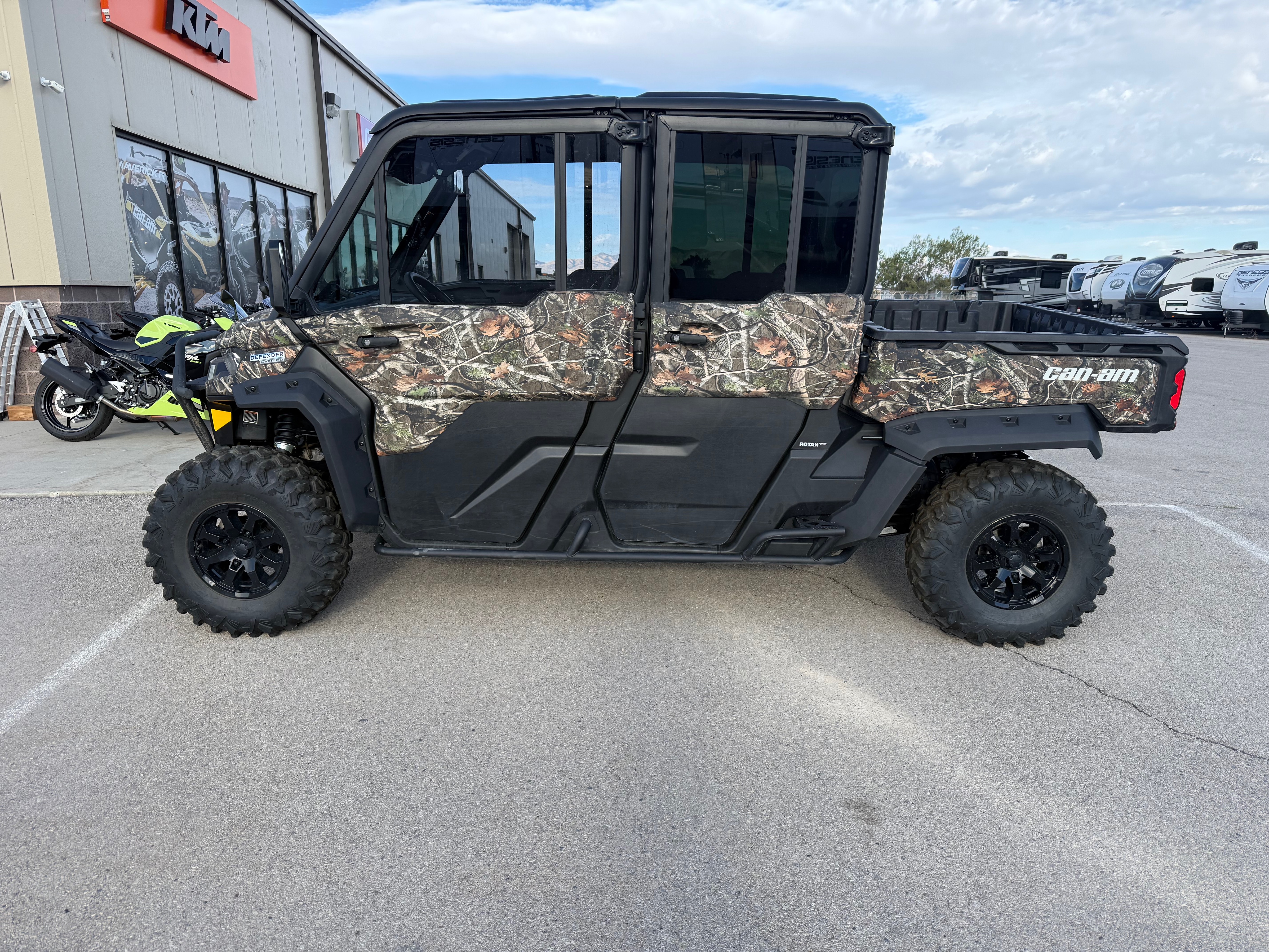2025 Can-Am™ Defender MAX Limited 2