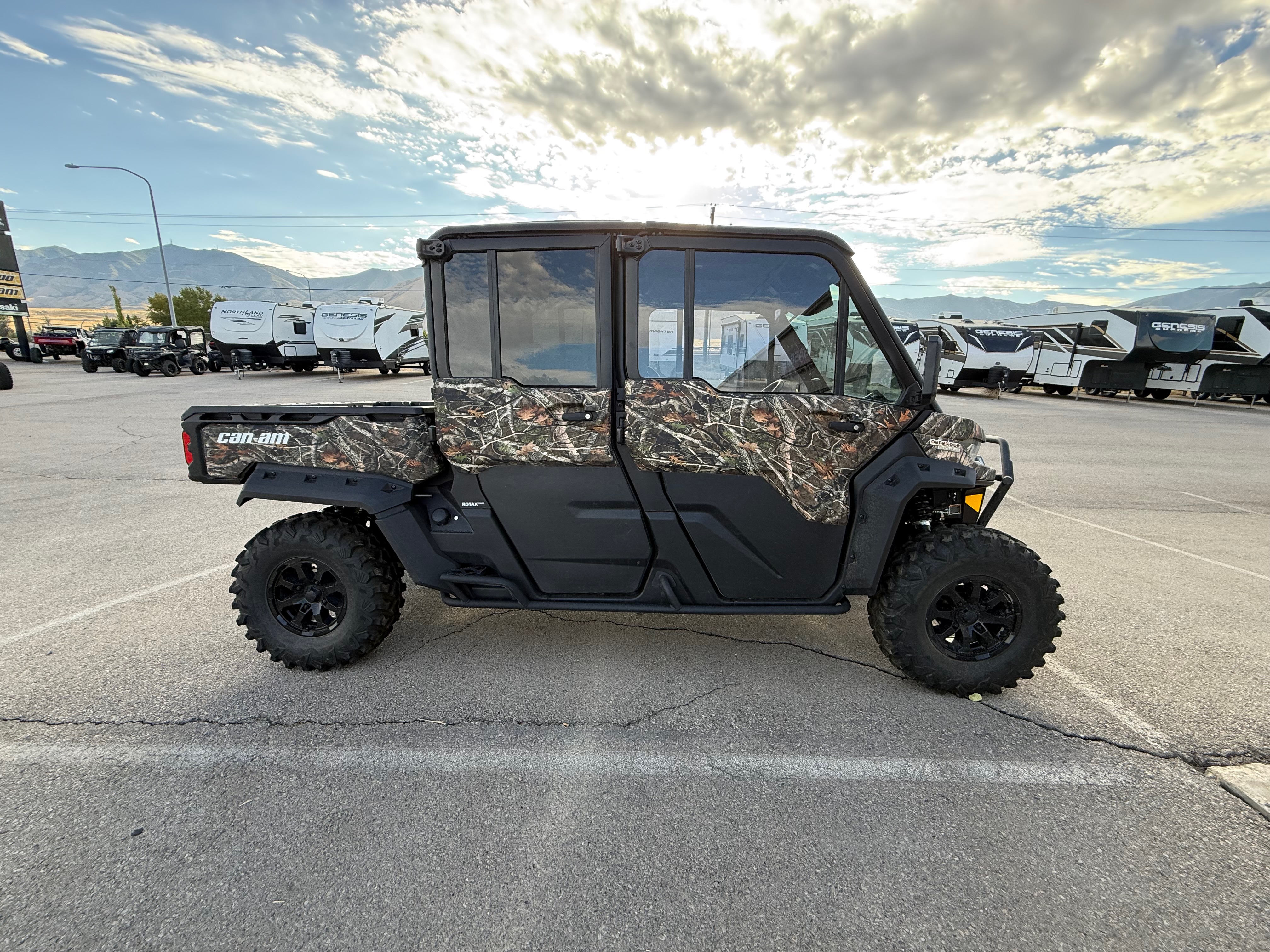 2025 Can-Am™ Defender MAX Limited 5
