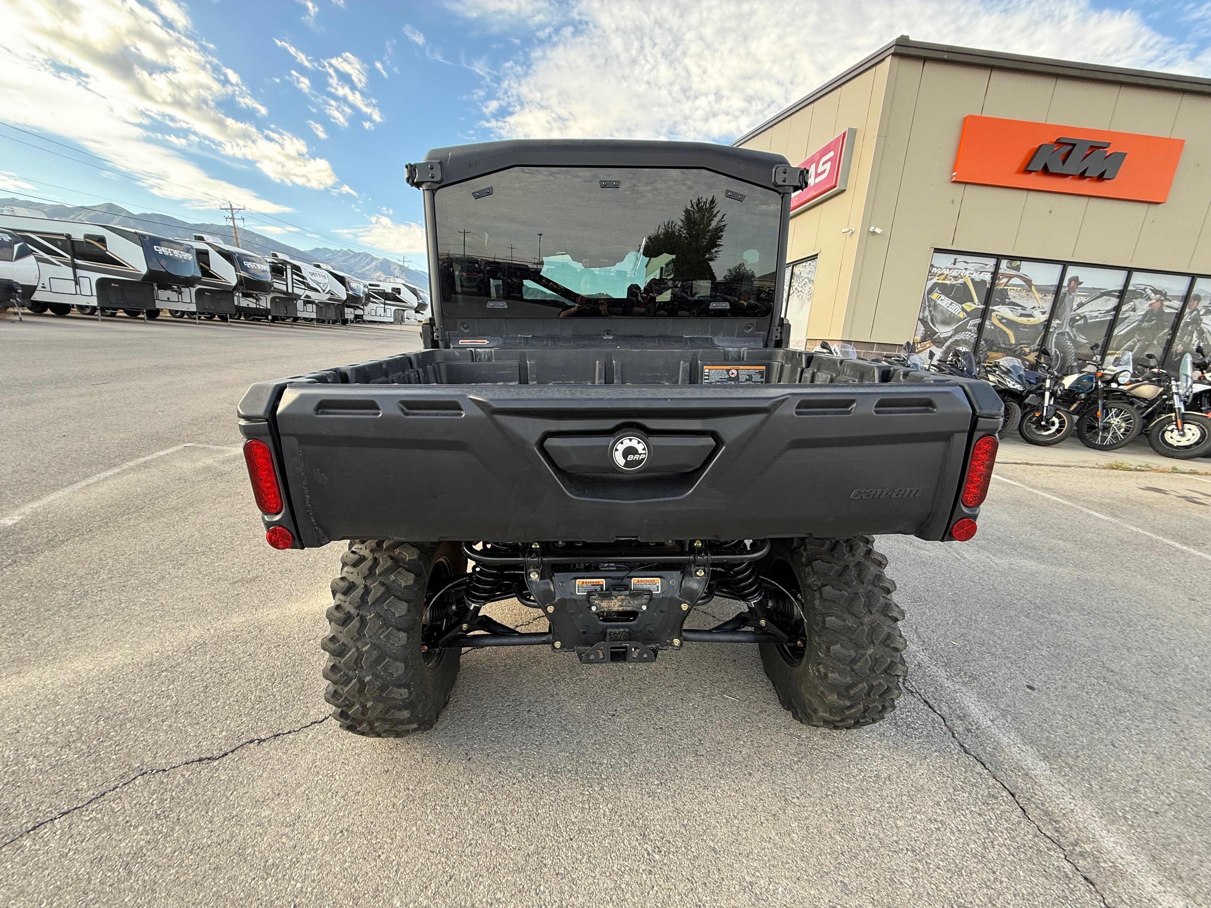 2025 Can-Am™ Defender MAX Limited 7