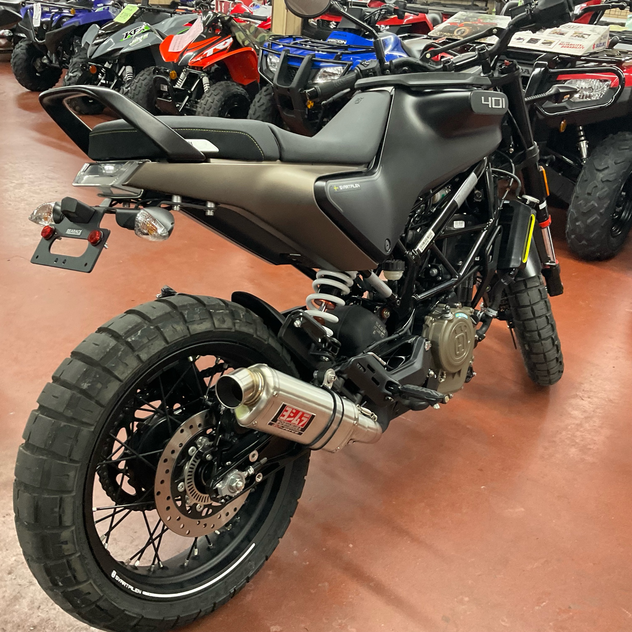 2022 Husqvarna Svartpilen 401 3