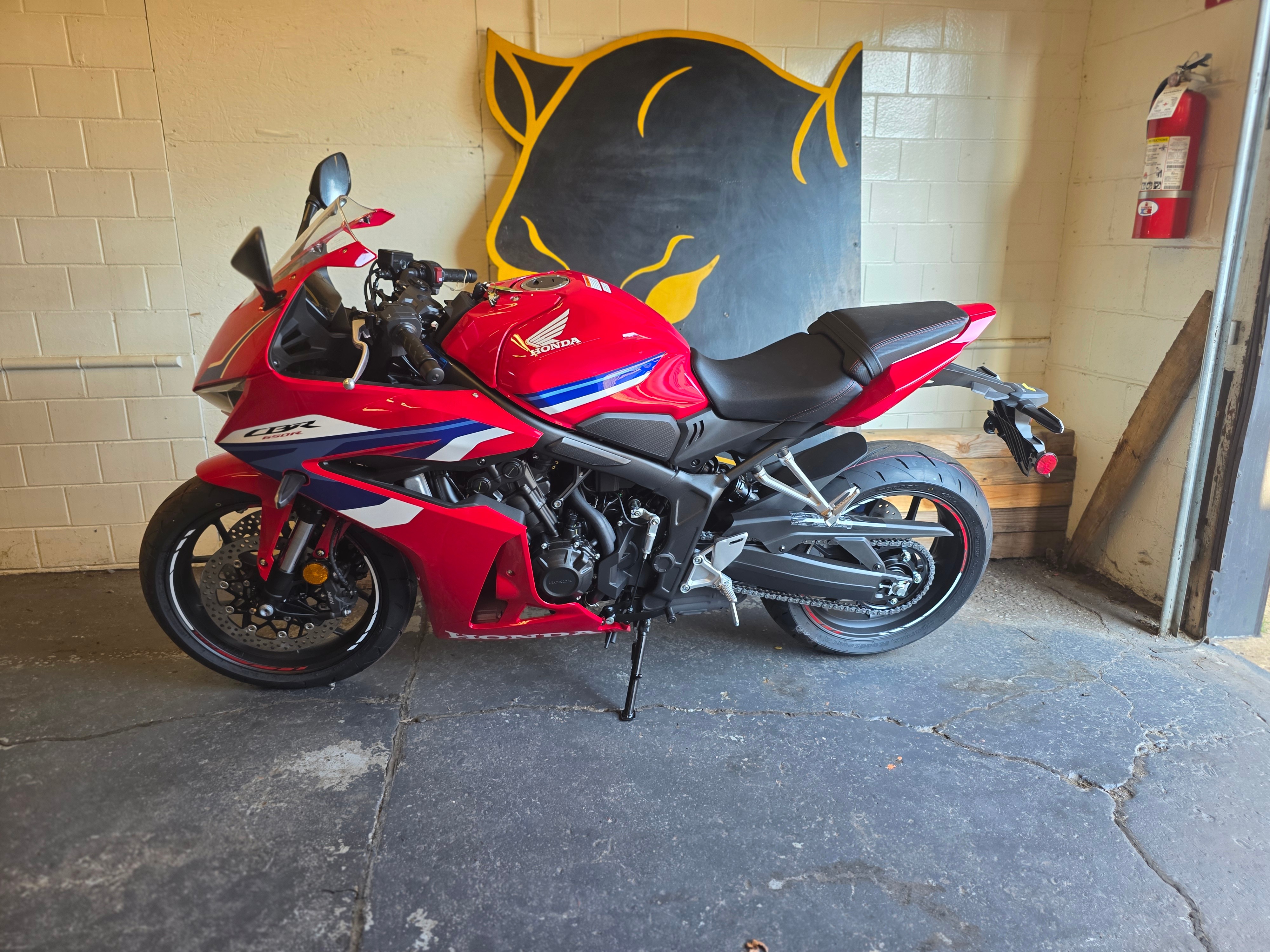 New 2026 Honda CBR650R E-Clutch Grand Prix Red Motorcycles For