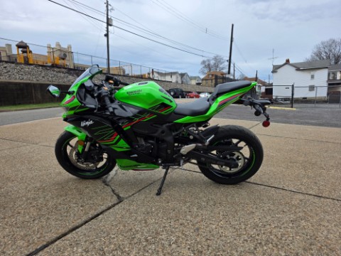 Used 2024 Kawasaki Ninja ZX-4RR KRT Edition ABS Lime Green / Ebony Used 2024 Kawasaki Ninja ZX-4RR KRT Edition ABS Lime Green / Ebony