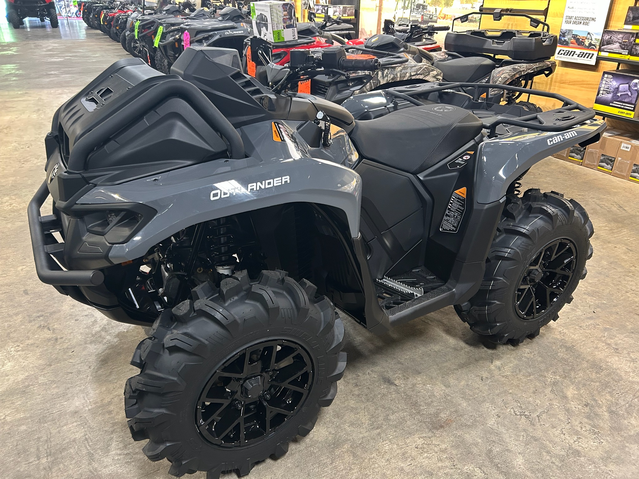 2026 Can-Am™ Outlander X MR 700 1