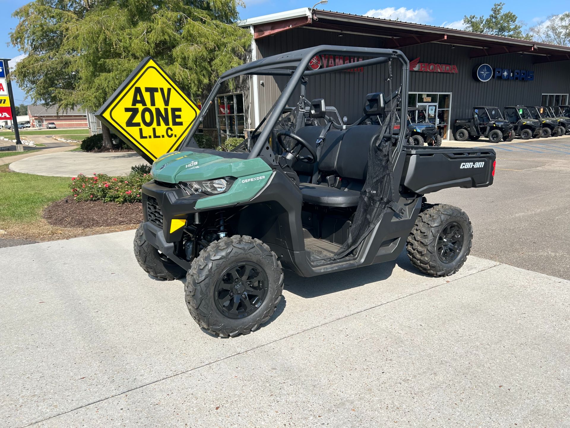 2026 Can-Am™ Defender DPS HD9 1