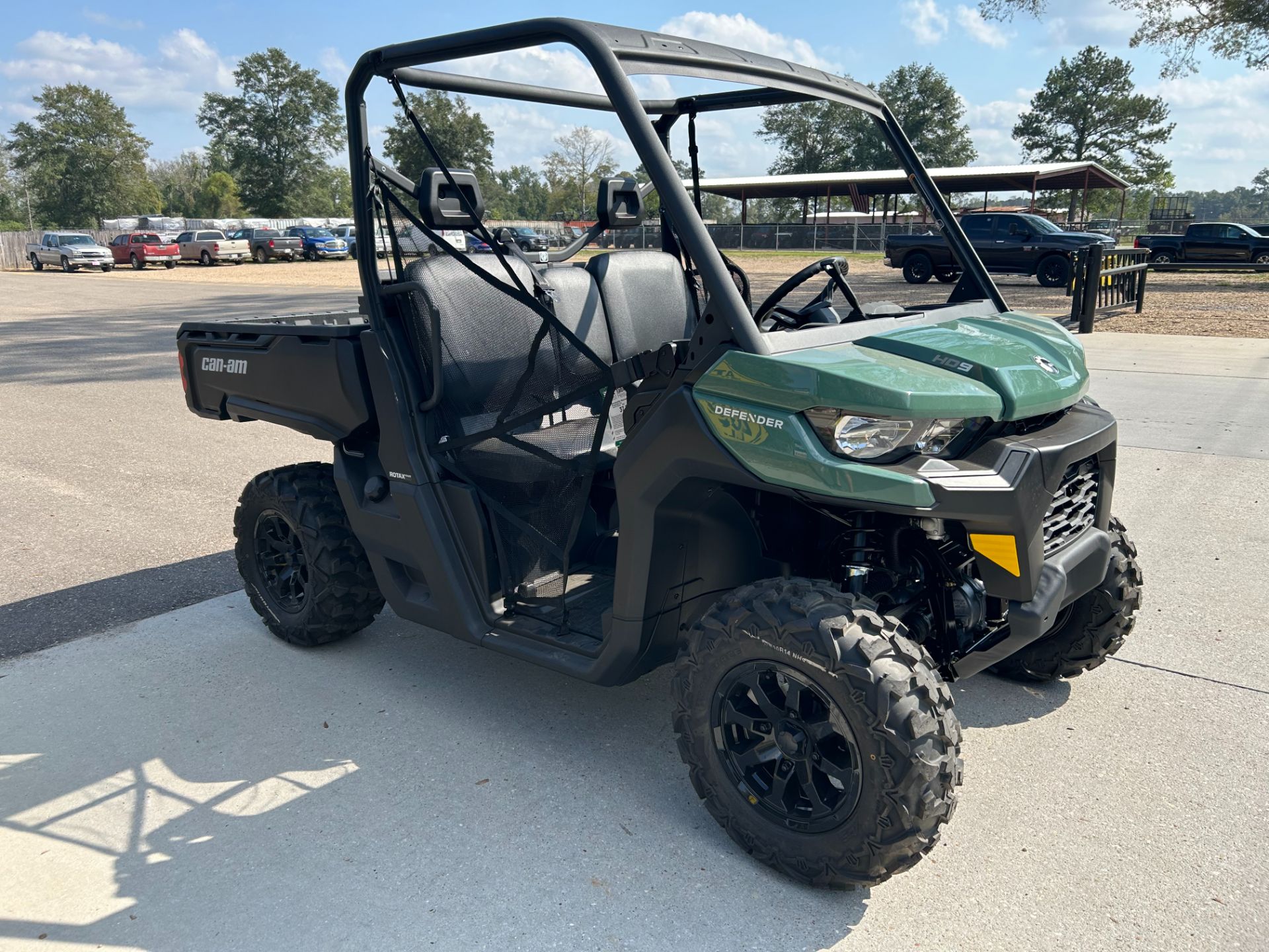 2026 Can-Am™ Defender DPS HD9 2