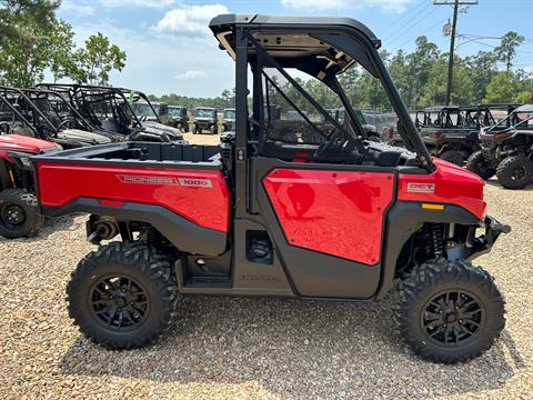 2026 Honda Pioneer 1000 Deluxe — photo 1 of 16