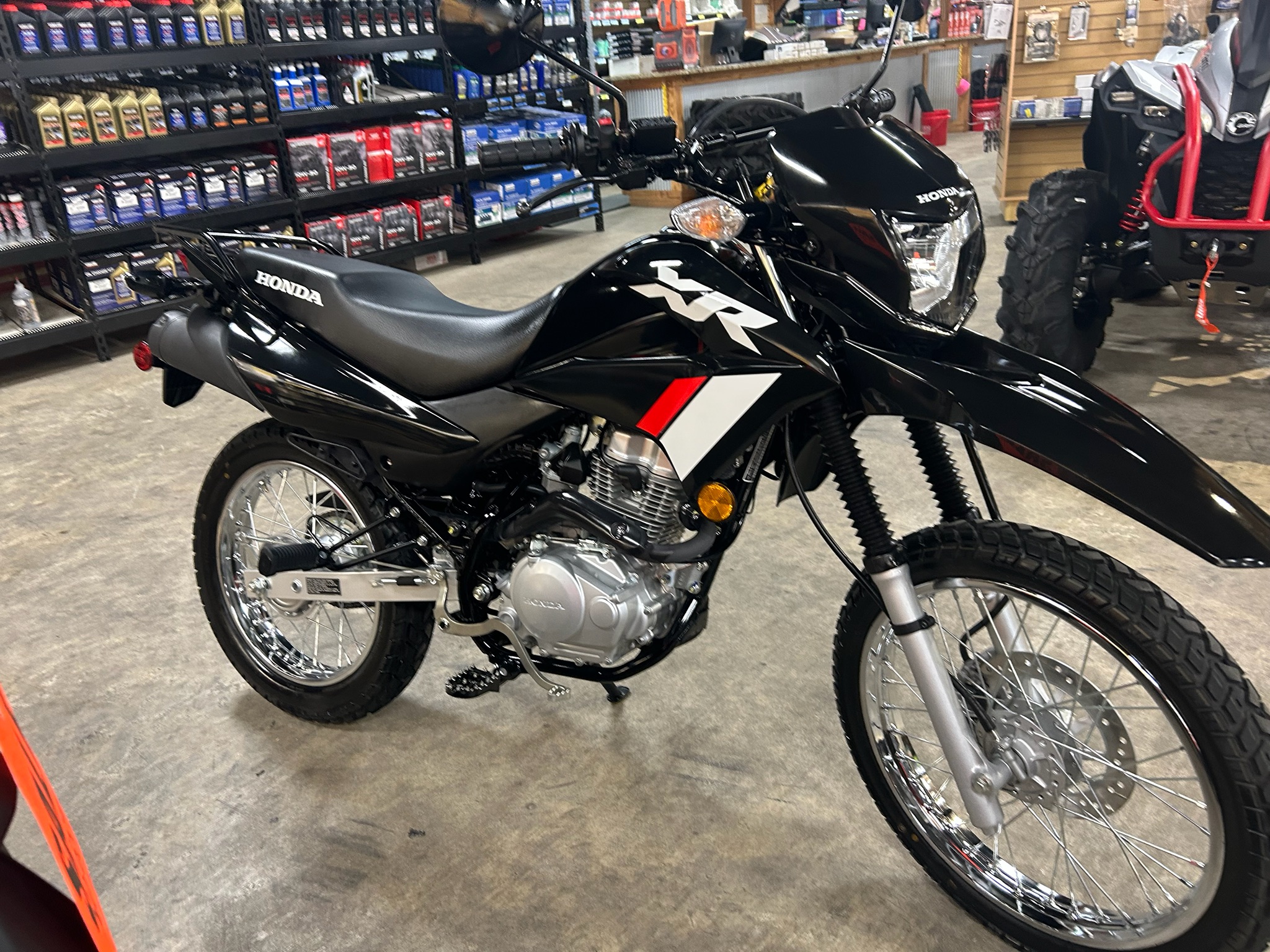 2023 Honda XR150L 1