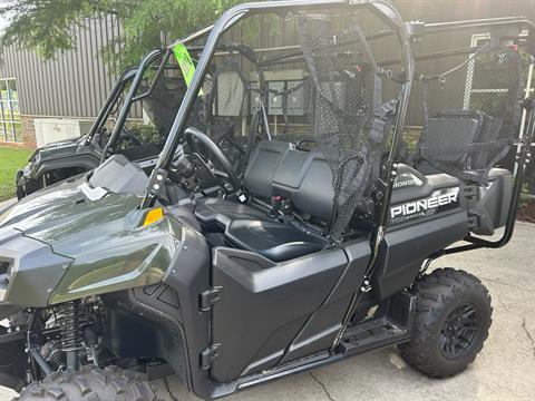 2026 Honda Pioneer 700-4 Deluxe — photo 1 of 8