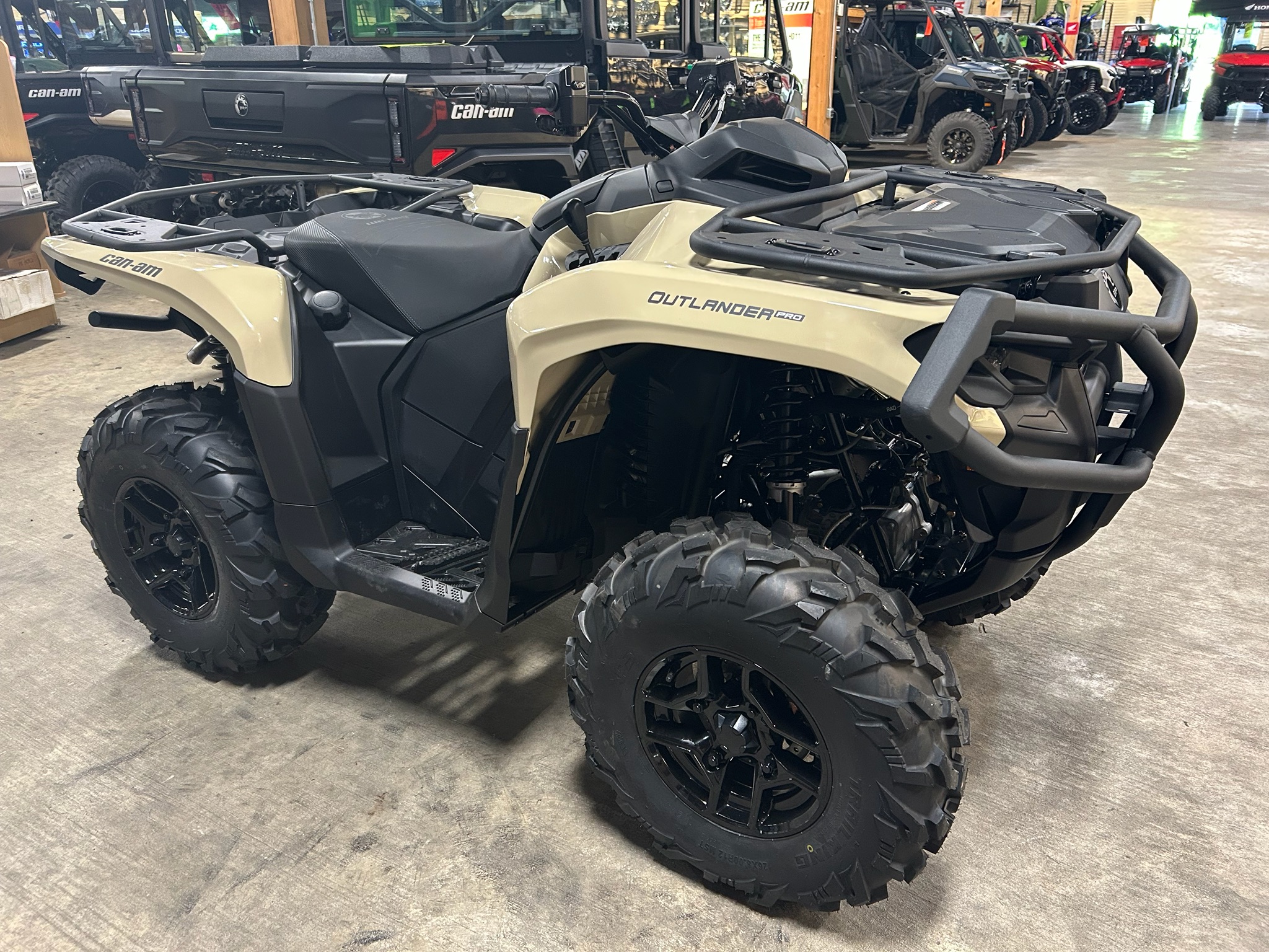 2026 Can-Am™ Outlander PRO XU HD5 2