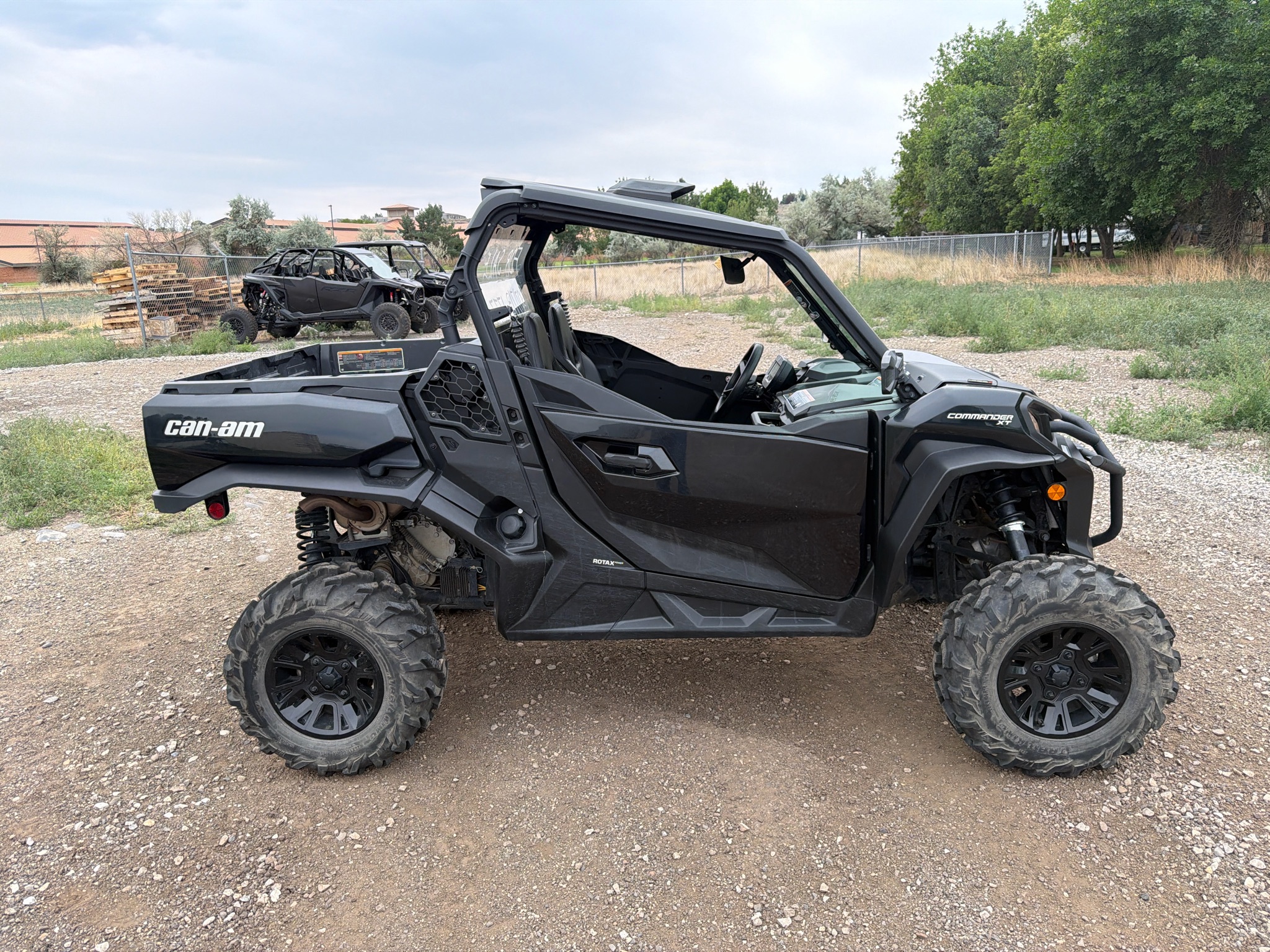 2023 Can-Am™ Commander XT 1000R 3