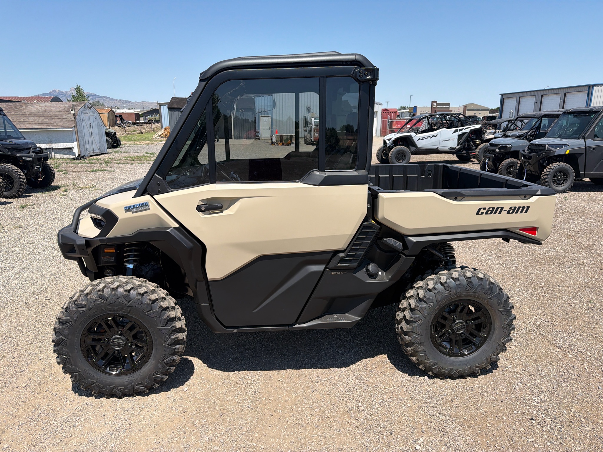 2026 Can-Am™ Defender Limited HD11 1