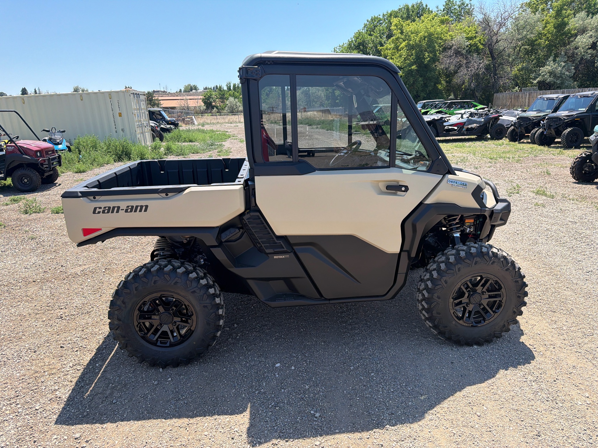 2026 Can-Am™ Defender Limited HD11 2