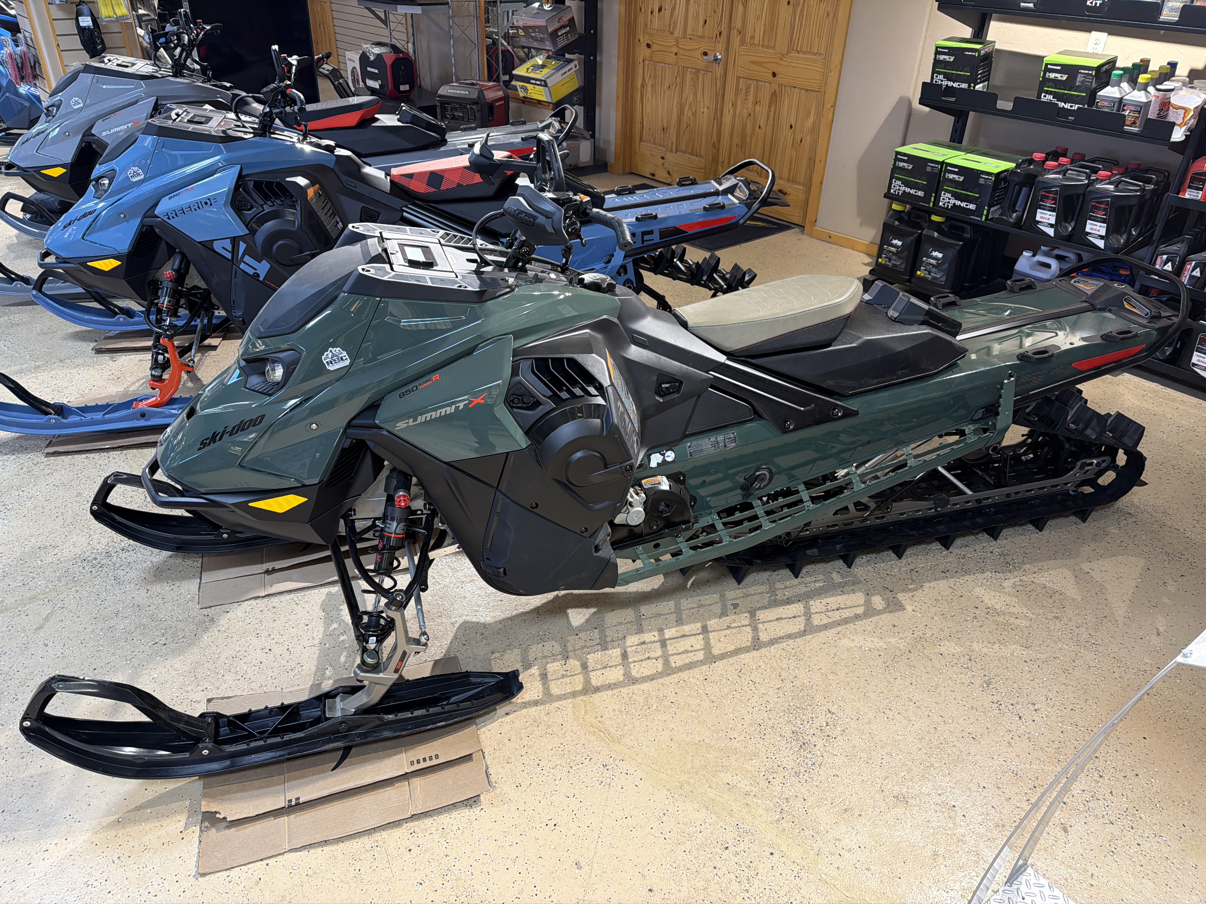 New 2026 Ski-Doo Summit X w/ Expert Package 154 850 E-TEC Turbo R