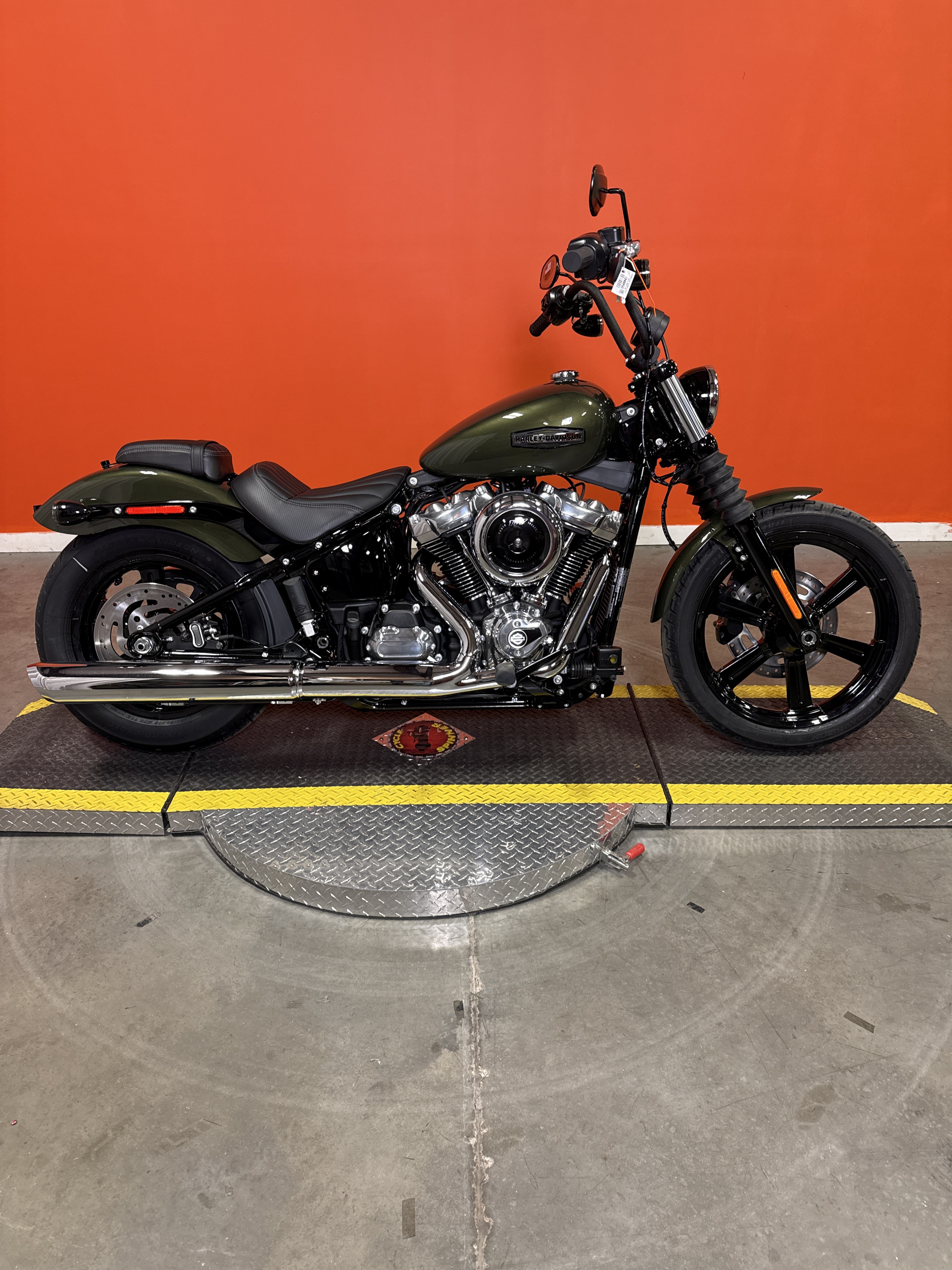 New 2026 Harley-Davidson Street Bob® Motorcycle - Specs, Price