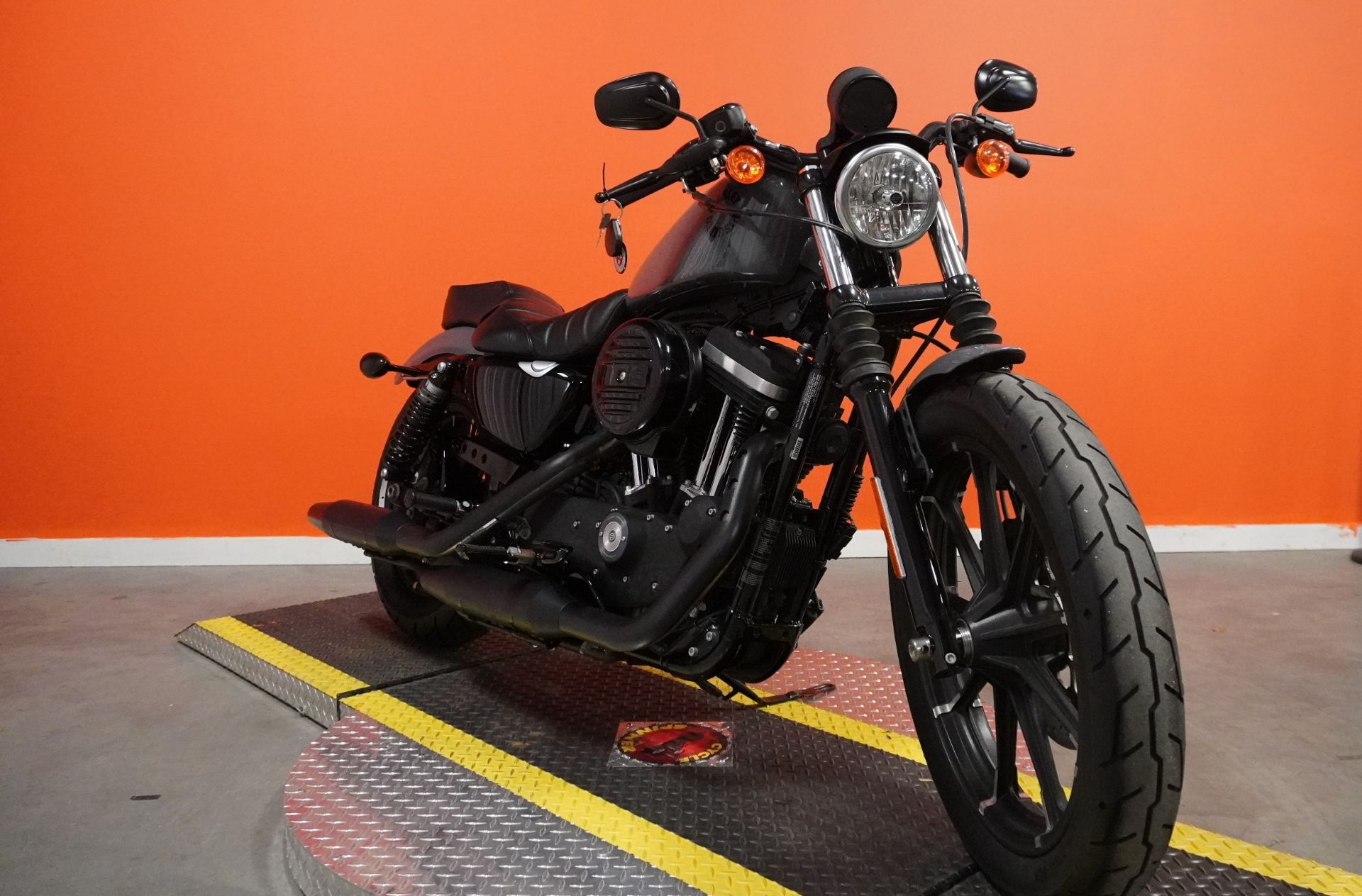 2022 Harley-Davidson Iron 883™ in Jackson, Tennessee - Photo 2