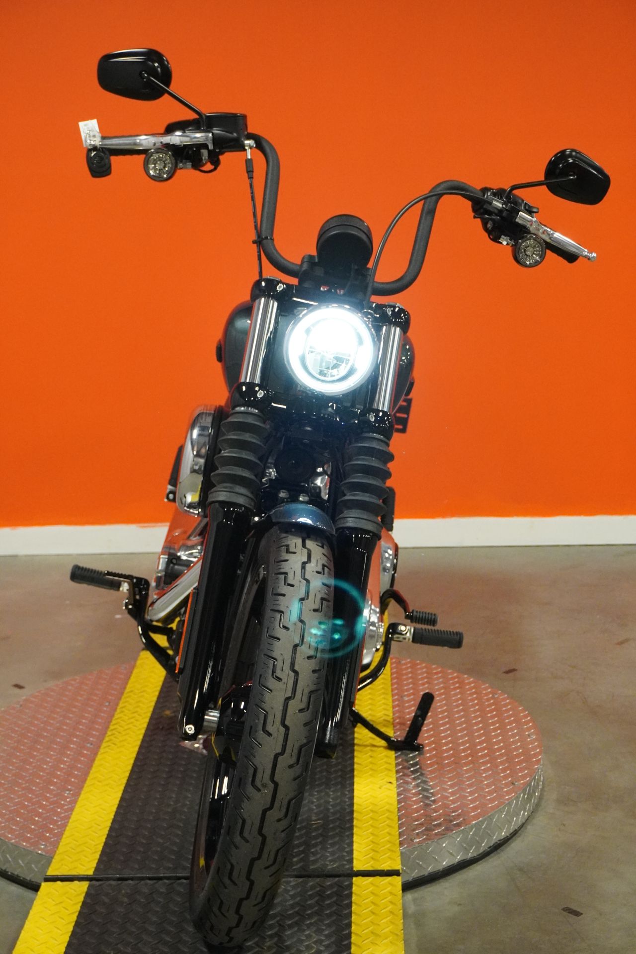 2025 Harley-Davidson Street Bob® in Jackson, Tennessee - Photo 2