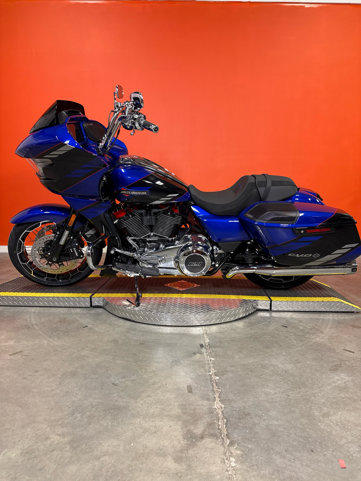New 2025 Harley-Davidson CVO™ Road Glide® Motorcycle - Specs